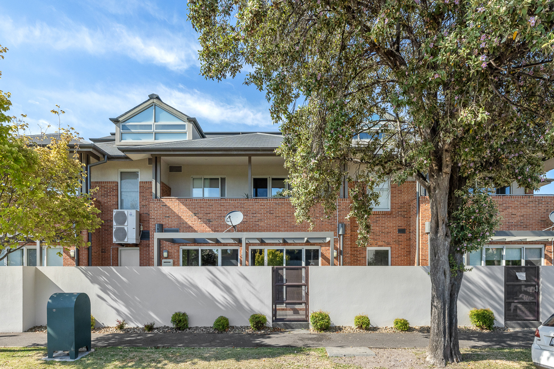 3-bedroom unit at 2 32 BAY STREET, BRIGHTON VIC 3186, , Victoria