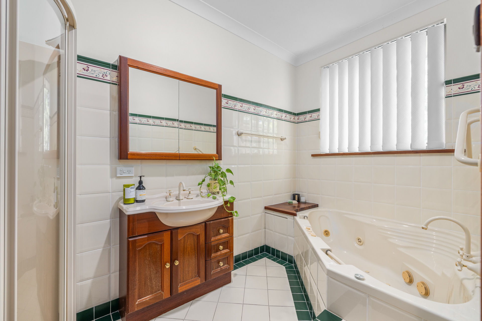 5-bedroom house at 27 Nicoll Crescent, Taree, NSW 2430, Mid-Coast, New South Wales