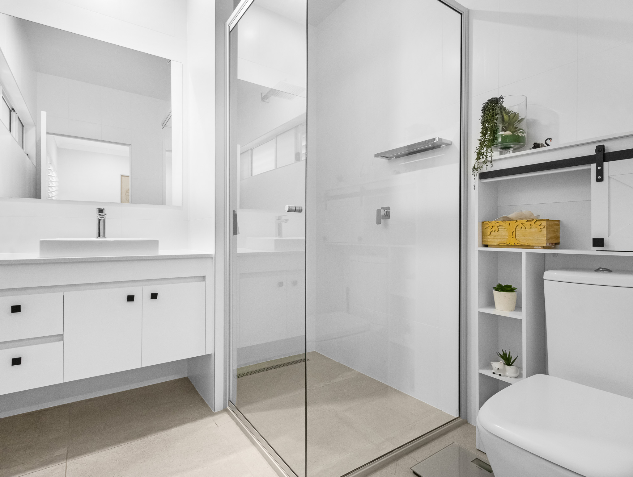 10/835 Boat Harbour Drive, Urangan, Qld, 4655 - Image 1