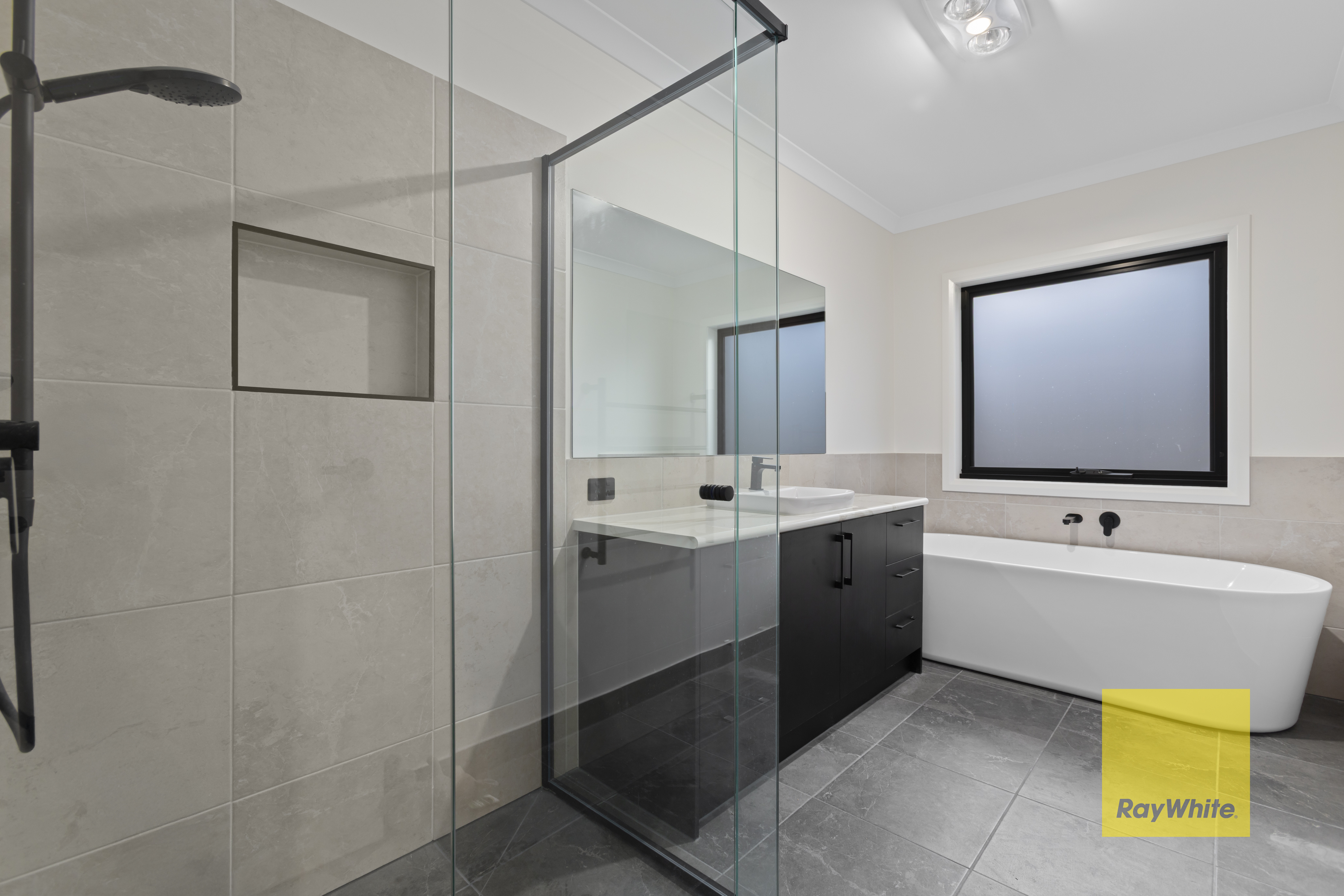 65 Oberon Drive, Belmont, VIC 3216 - Image 5