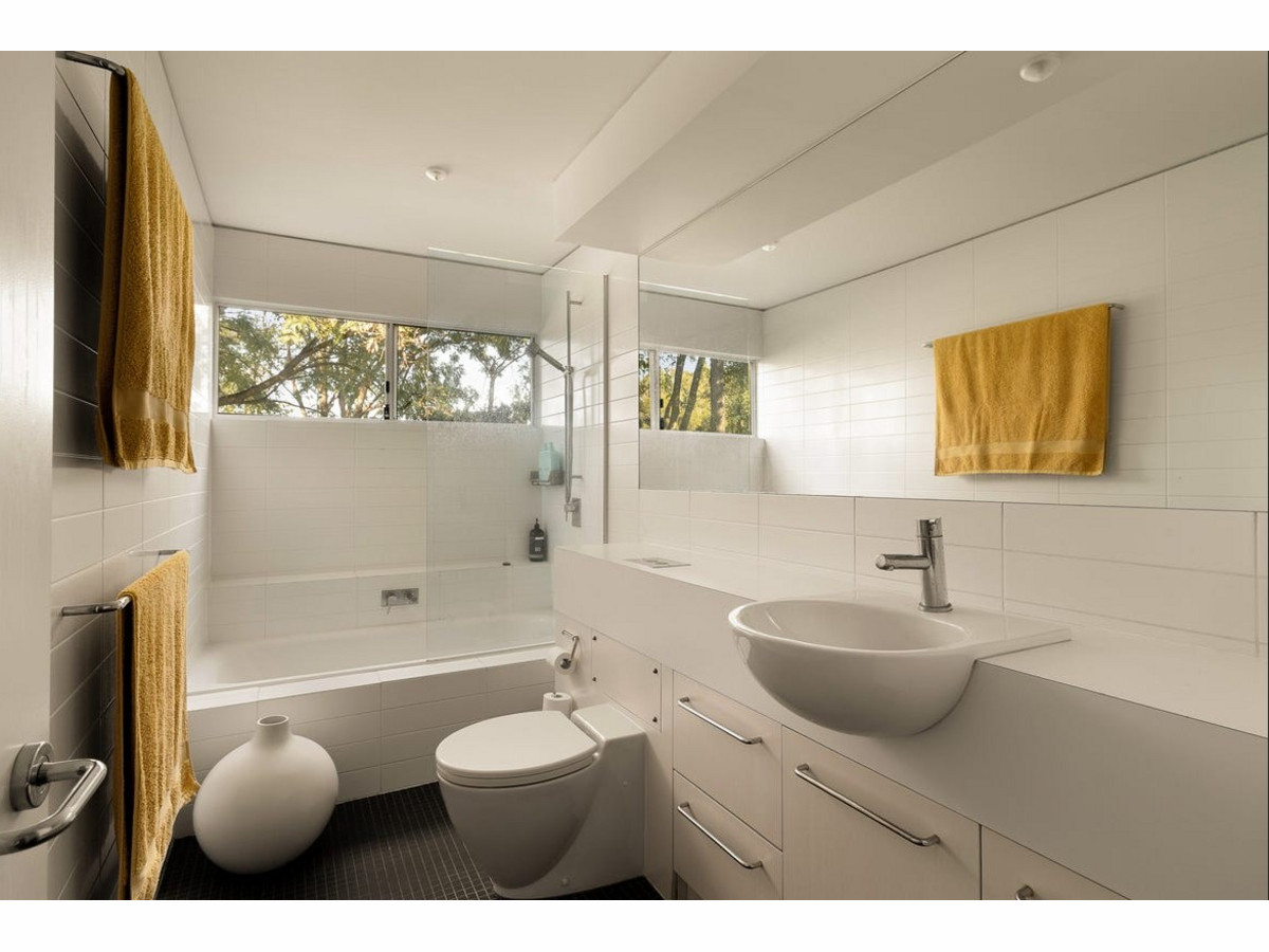 102a Rome Street South, Yeronga, Qld, 4104 - Image 9