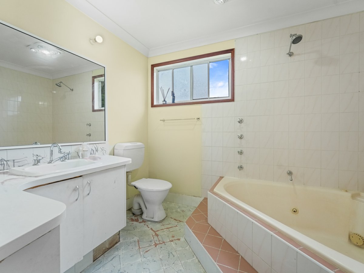 42 Eagleview Road, Minto, NSW 2566 - Image 8