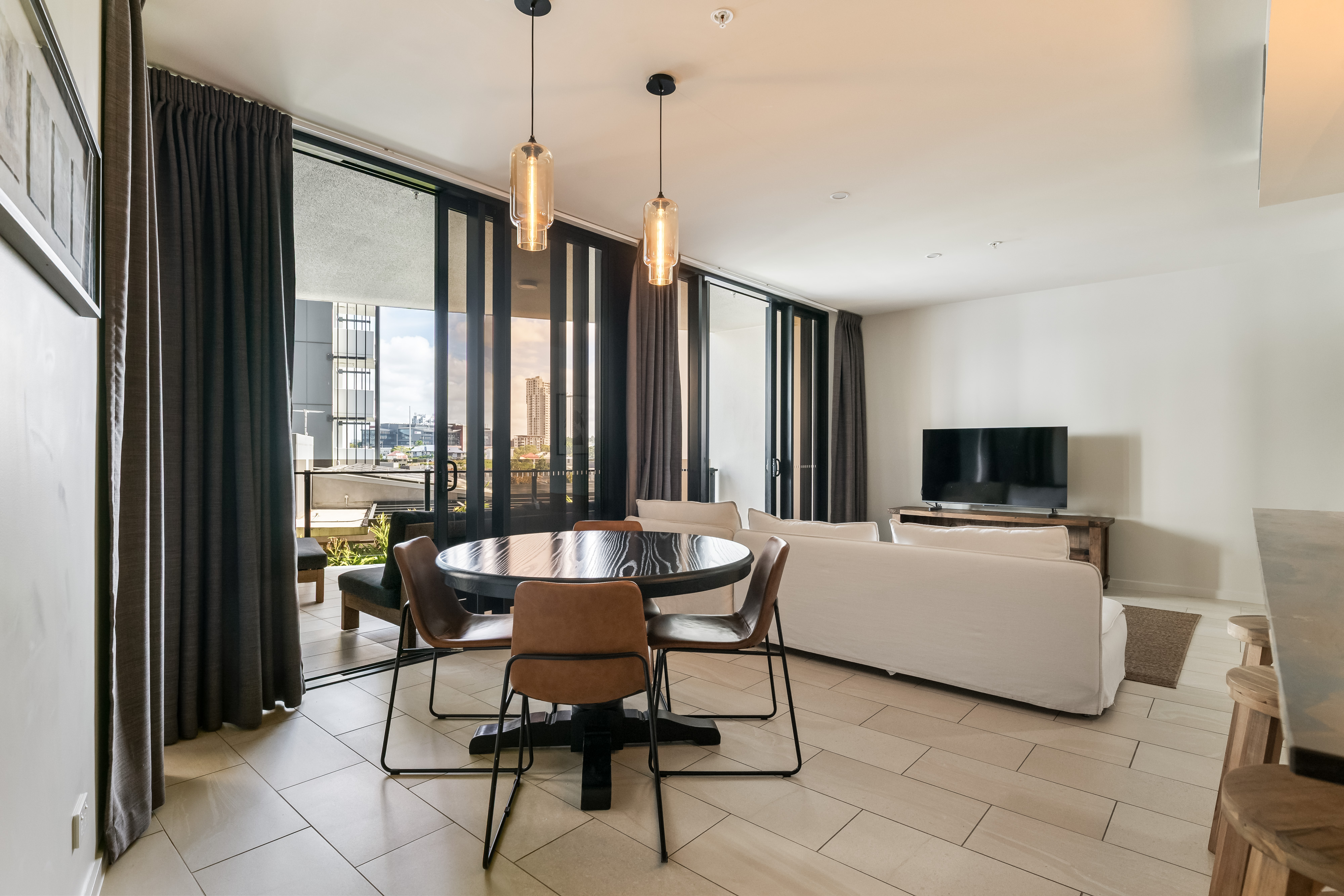 APARTMENT 601 27 COMMERCIAL ROAD, NEWSTEAD QLD 4006 - Image 3