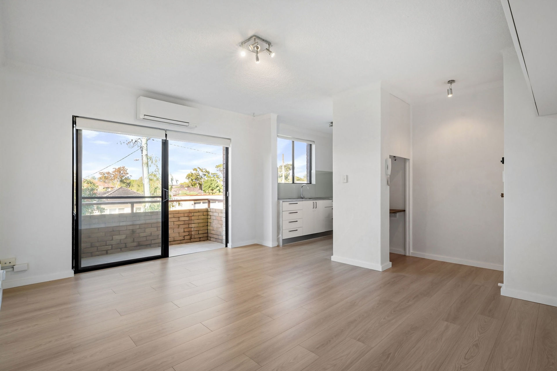 UNIT 10 CLAREMONT 11-13 CARONIA AVENUE, Cronulla NSW 2230 - Image 4