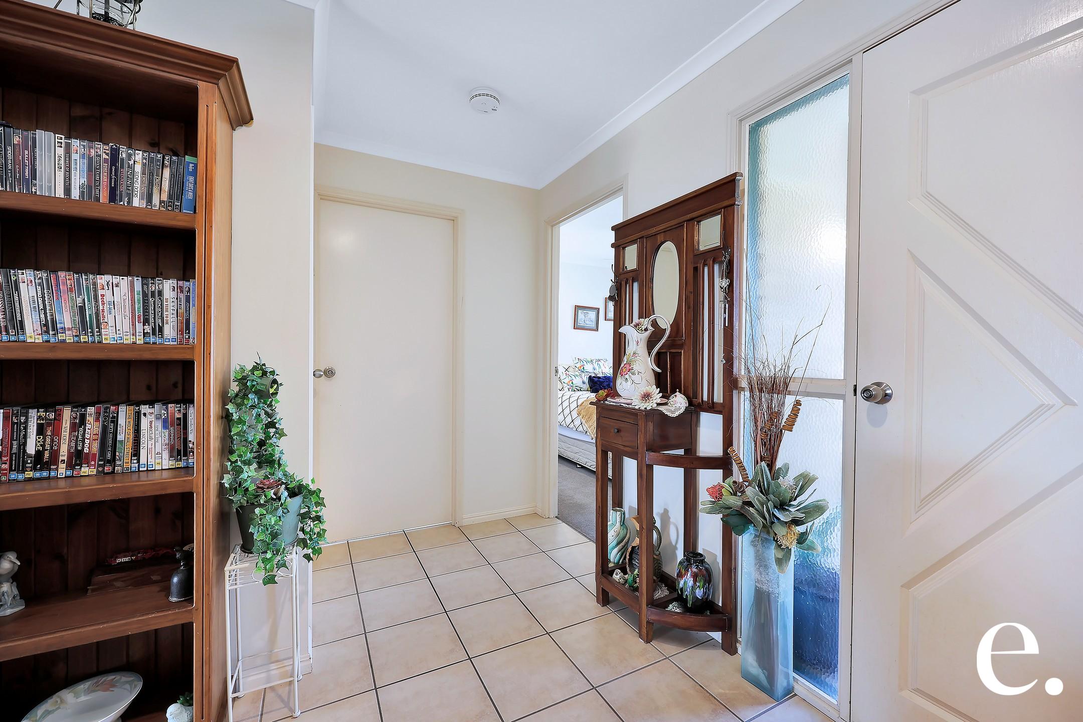44 PARADISE AVENUE, Thabeban QLD 4670 - Image 2