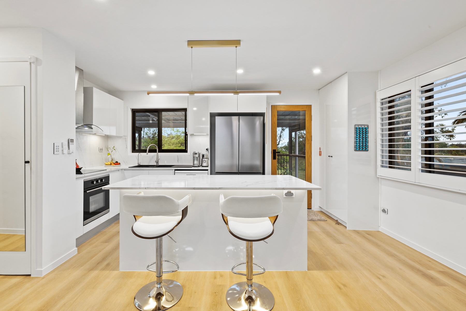 406 Cliveden Avenue, Corinda, QLD 4075 - Image 3