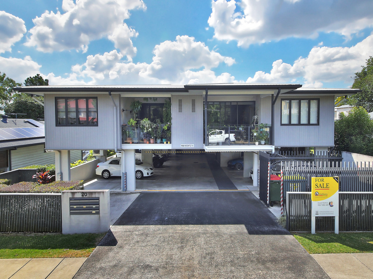 4 20 HELLES STREET, MOOROOKA QLD 4105 - Image 1