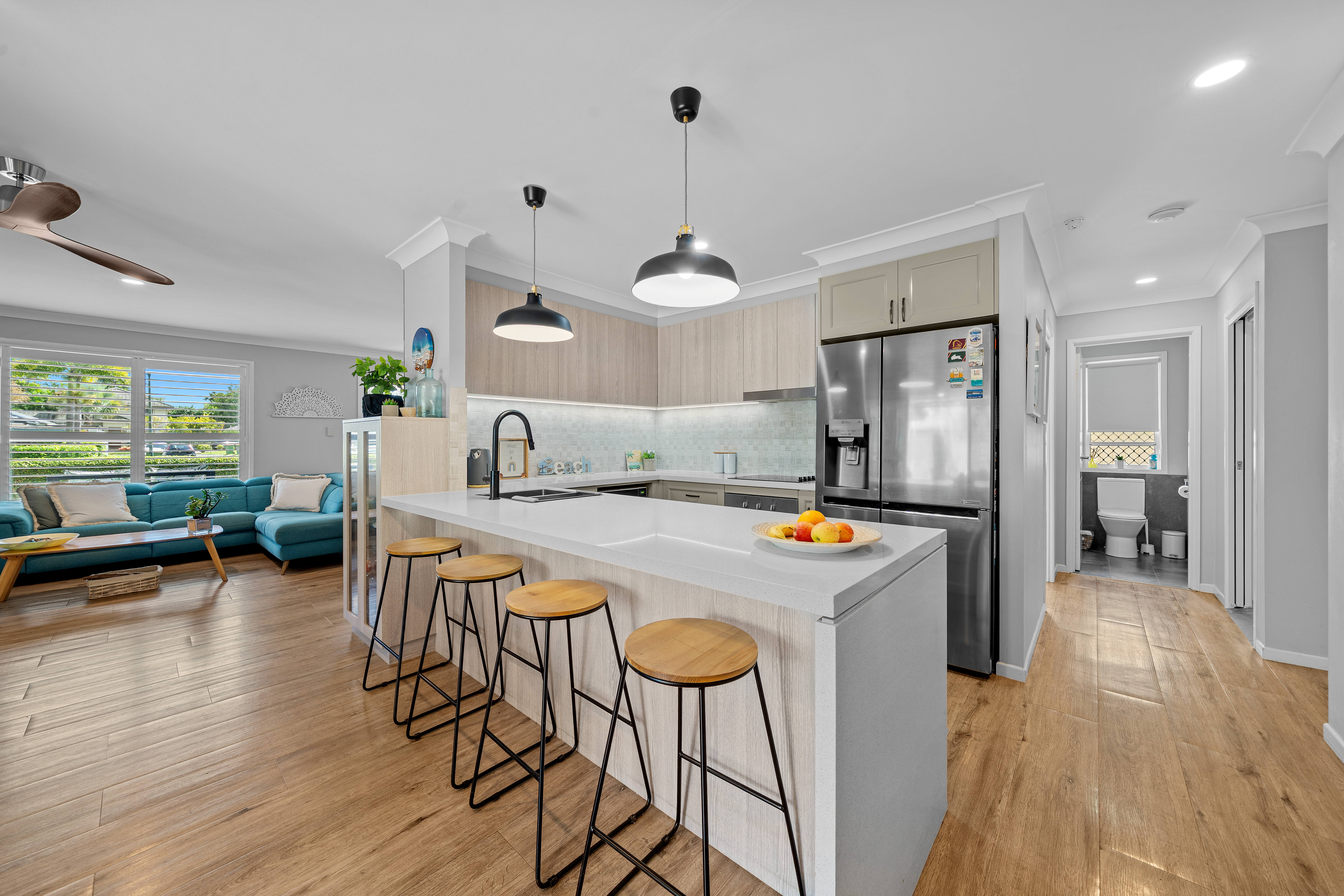 27 SEVILLE CIRCUIT, Burleigh Waters QLD 4220 - Image 5
