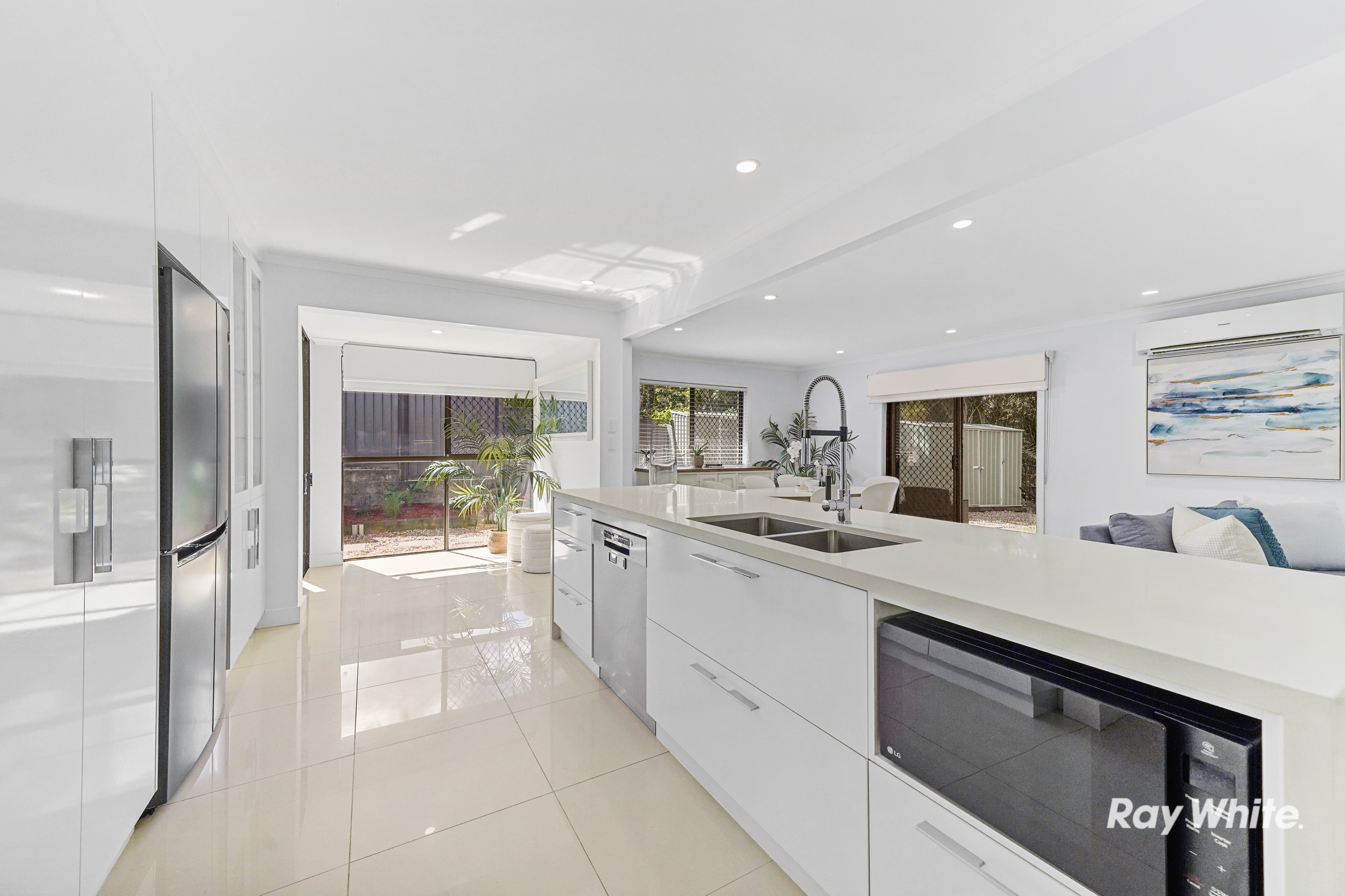 3-bedroom house at 21 JEANETTE AVENUE, Springwood QLD 4127, Logan, Queensland