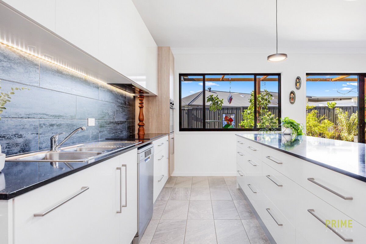 55 TINA DRIVE, Urangan QLD 4655 - Image 5