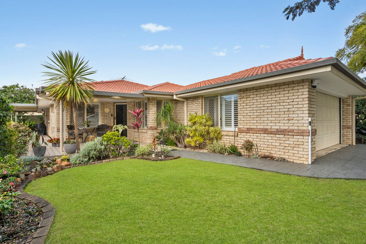 8 MURDOCK PLACE, Wakerley QLD 4154 - Image 2