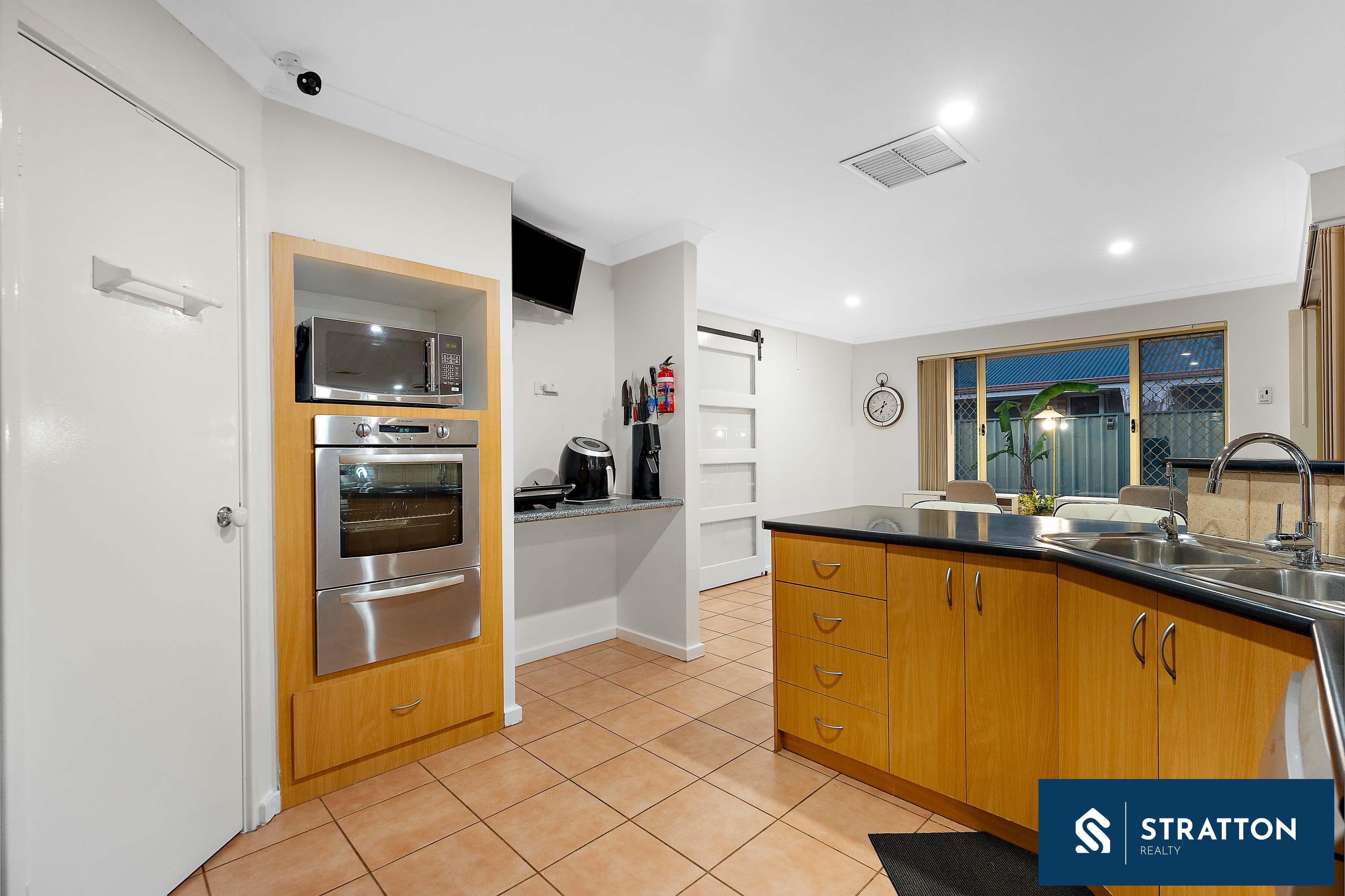 182 Brenchley Drive, Atwell, WA 6164 - Image 3