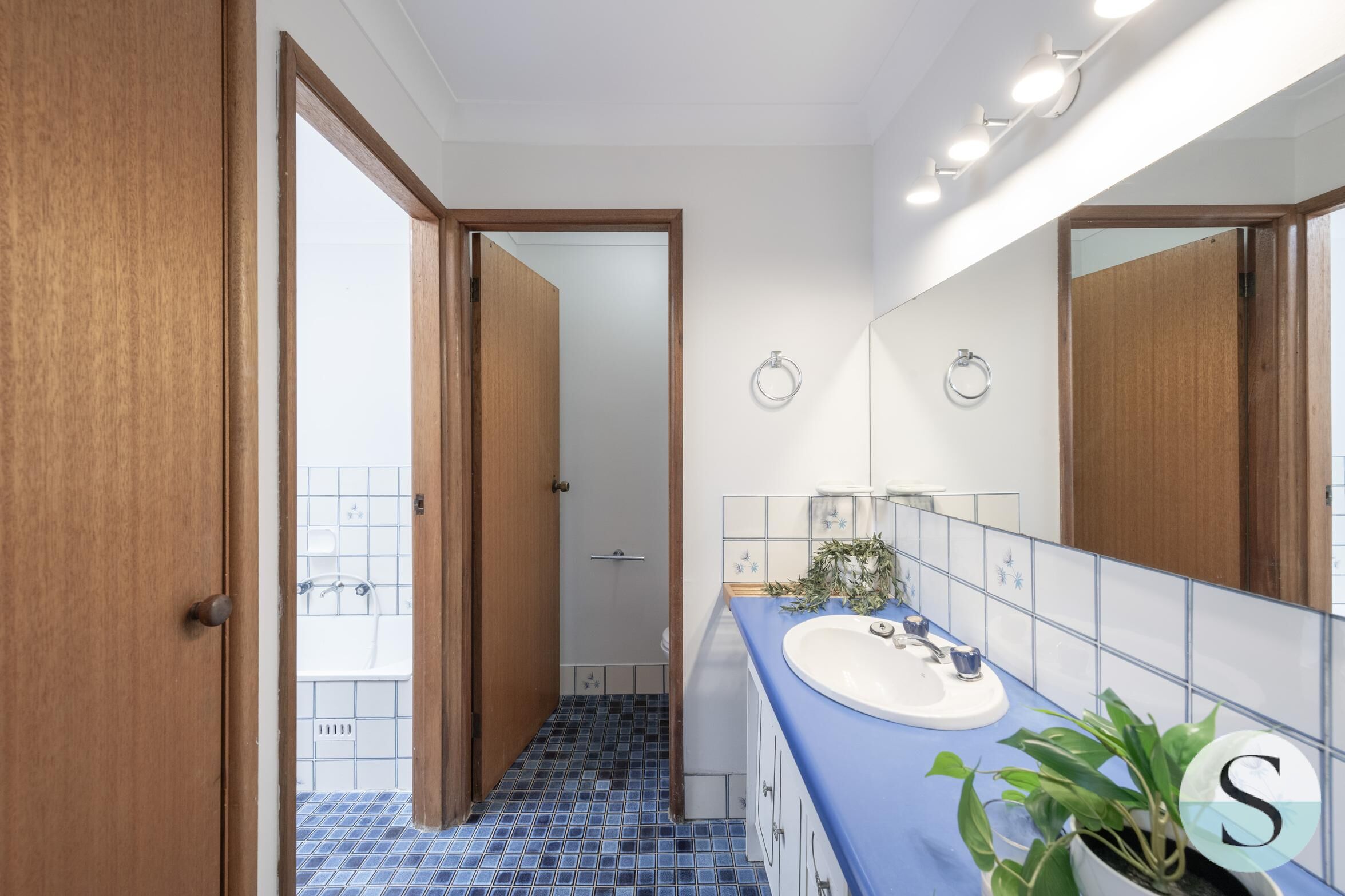 52 Cams Boulevard, Summerland Point, NSW 2259 - Image 2