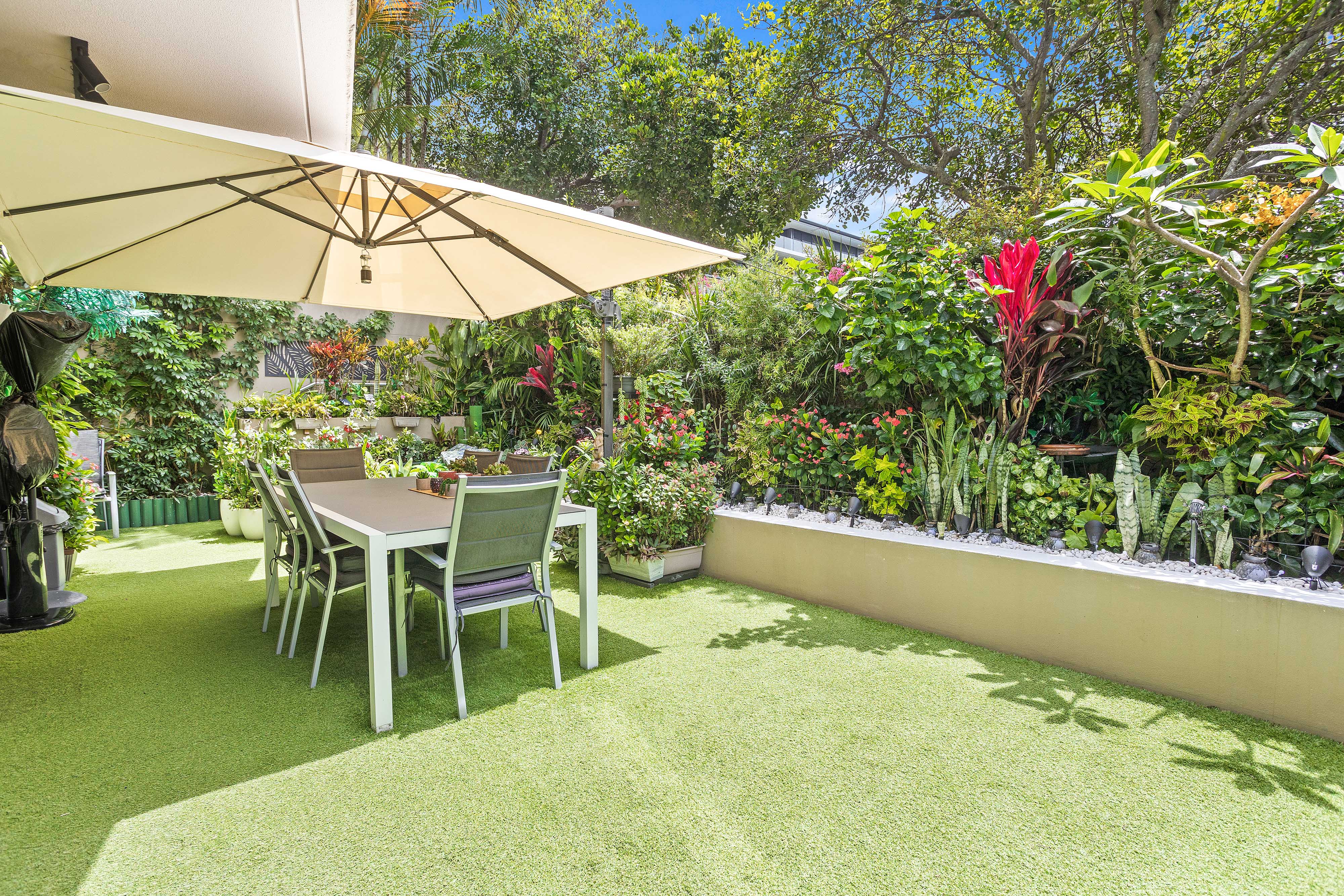 2044/1 Ocean Street, Burleigh Heads, QLD 4220 - Image 2