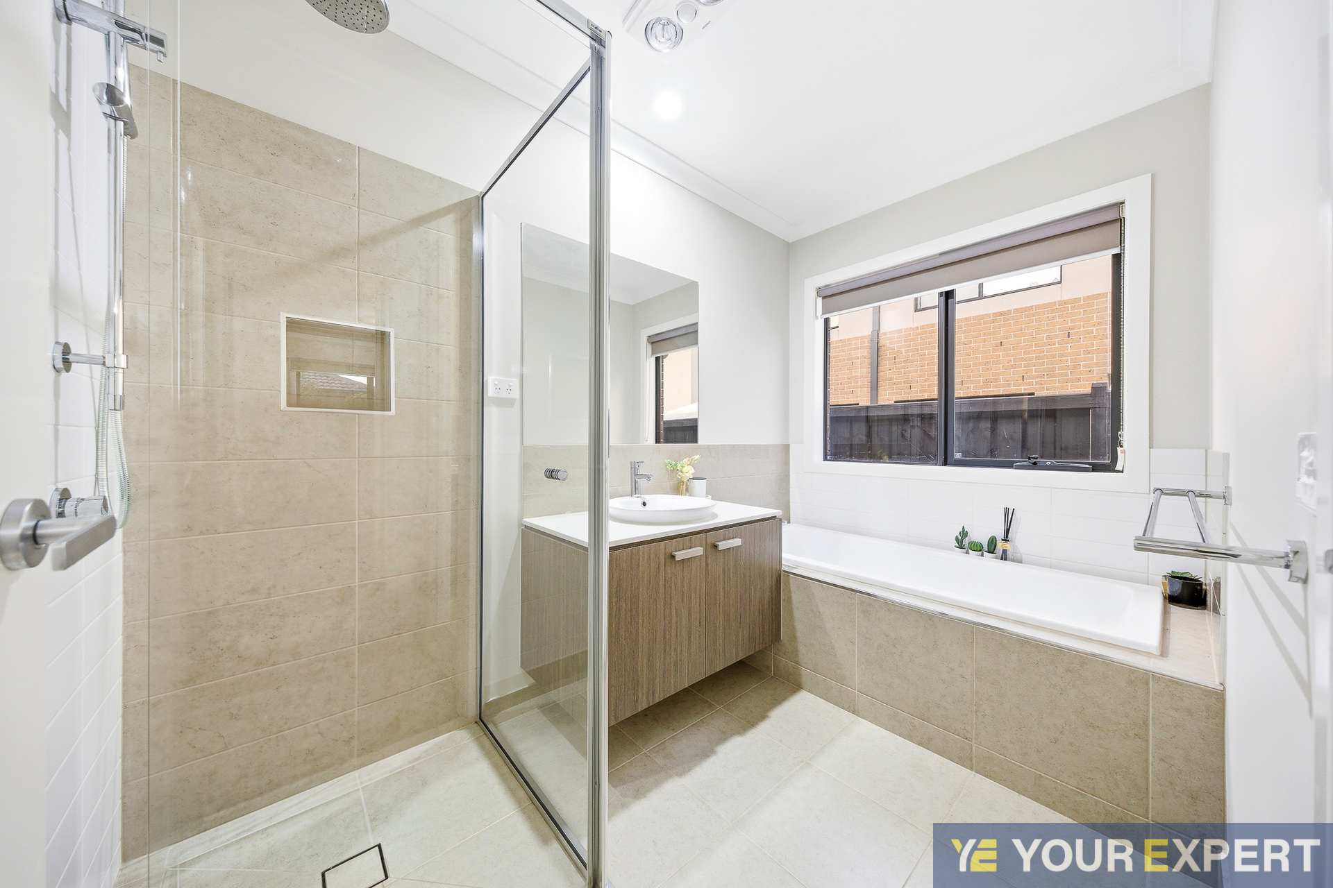 100 DEORO PARADE, Clyde North VIC 3978 - Image 9