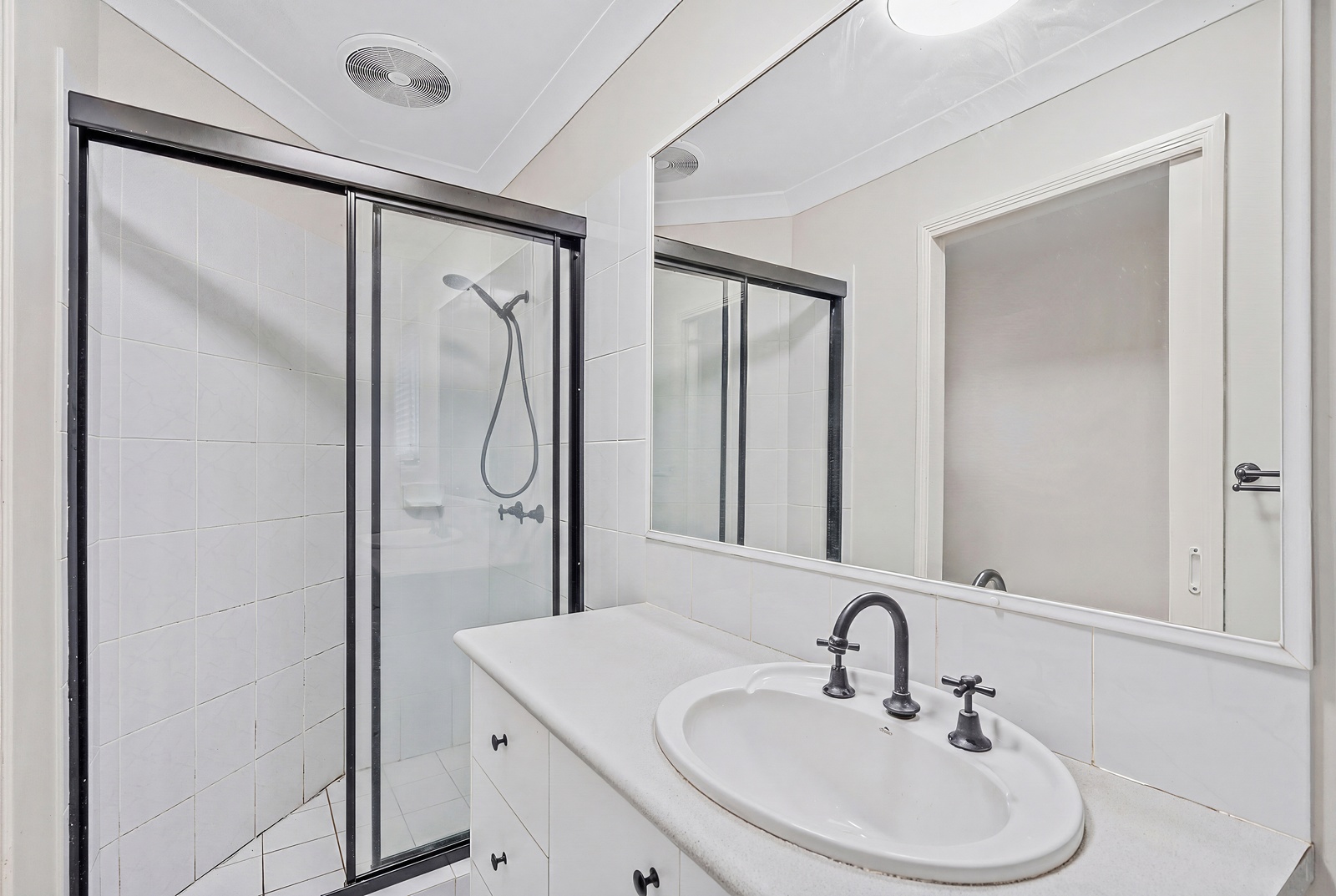 28 BALLYBUNION DRIVE, Parkwood QLD 4214 - Image 9
