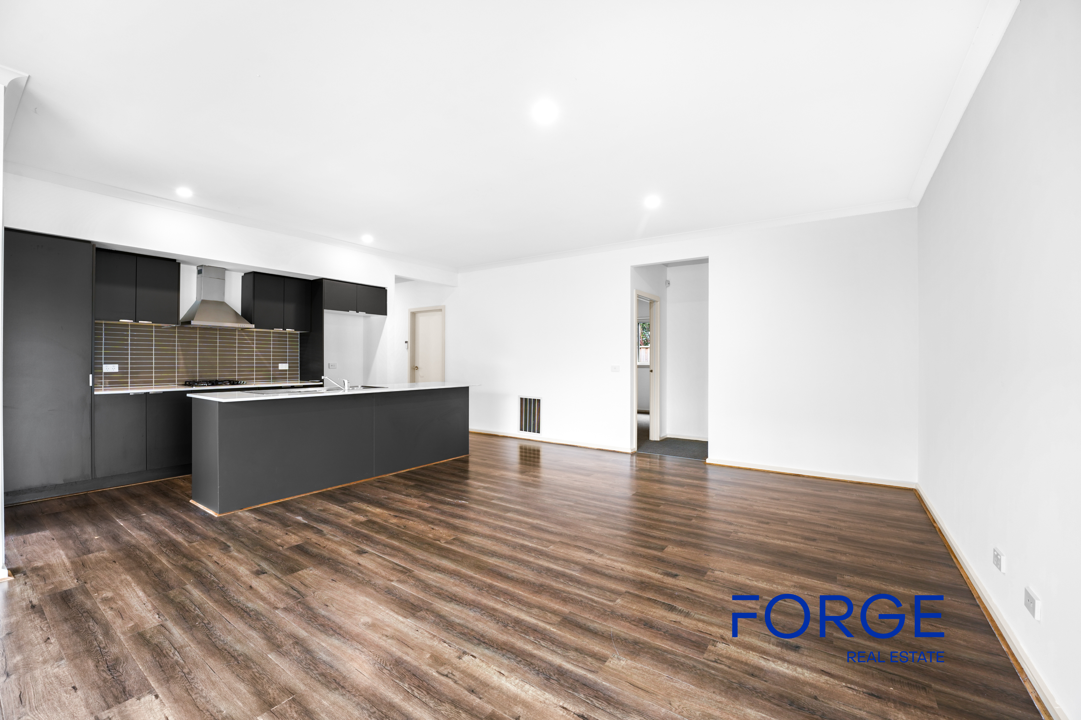 7 MULLOWAY DRIVE, Point Cook VIC 3030 - Image 4