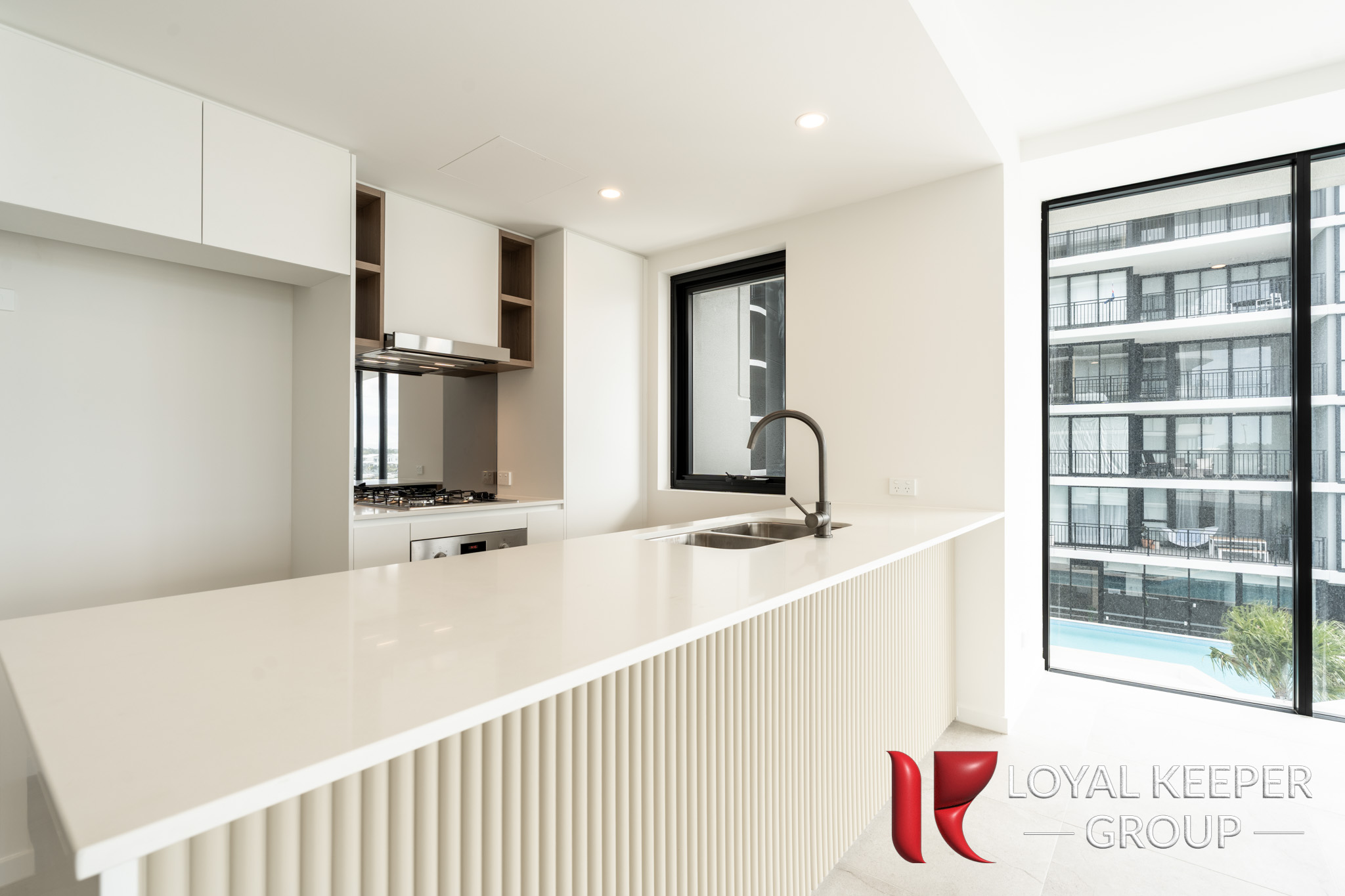 2301/10 Sickle Avenue, Hope Island, Qld, 4212 - Image 4