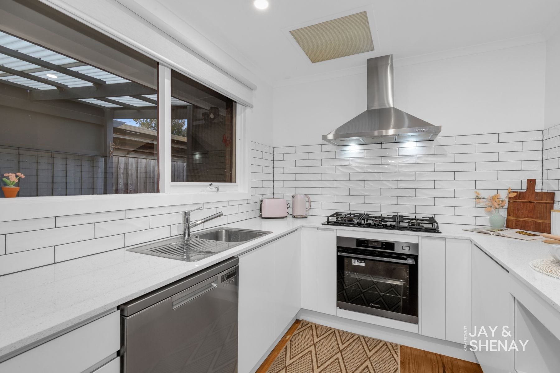 11 FULHAM COURT, Endeavour Hills VIC 3802 - Image 2