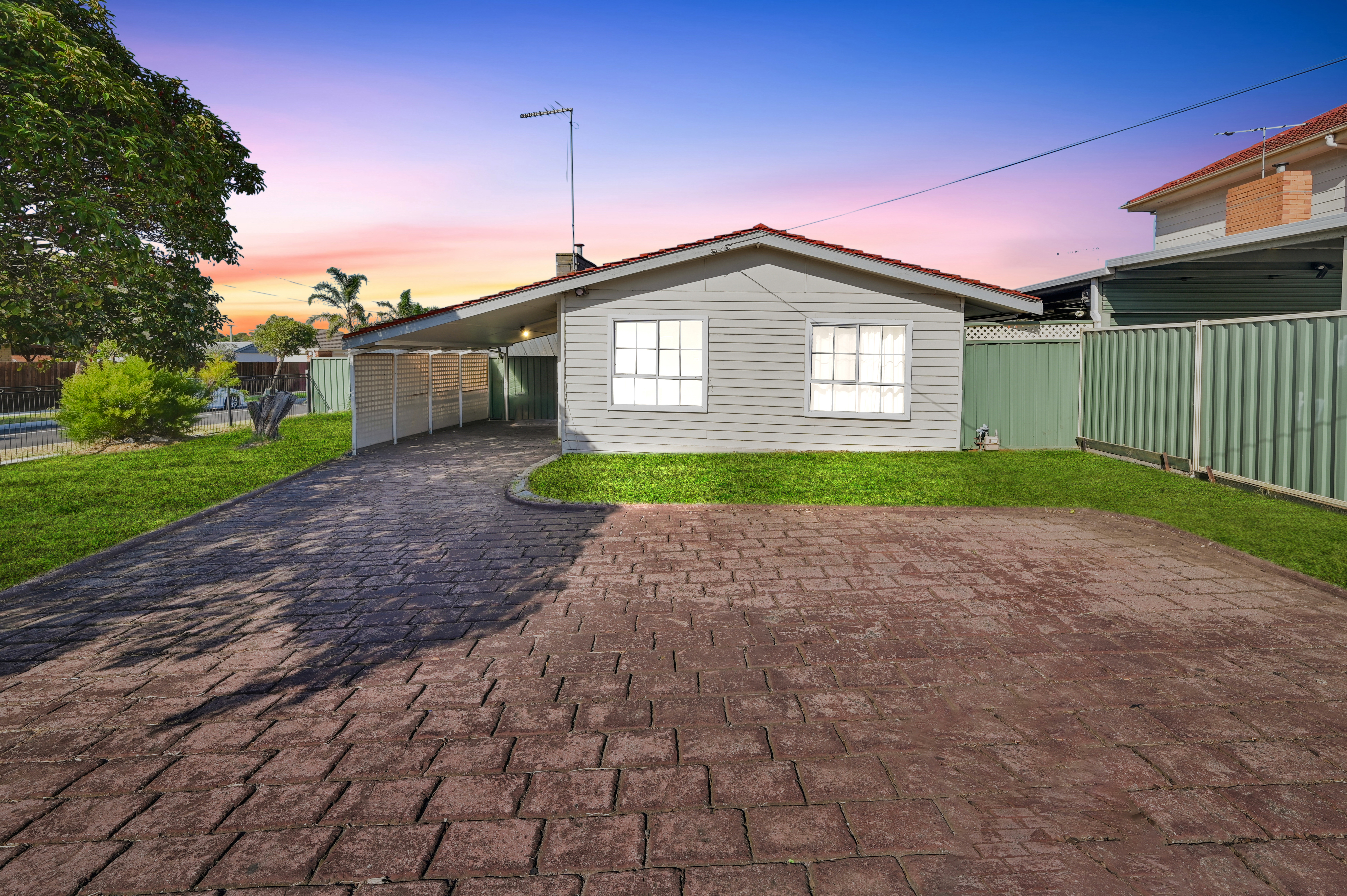 21 BILLINGHAM ROAD, Deer Park VIC 3023 - Image 2