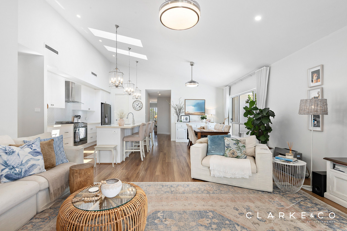 52 STAYARD DRIVE, Bolwarra Heights NSW 2320 - Image 3