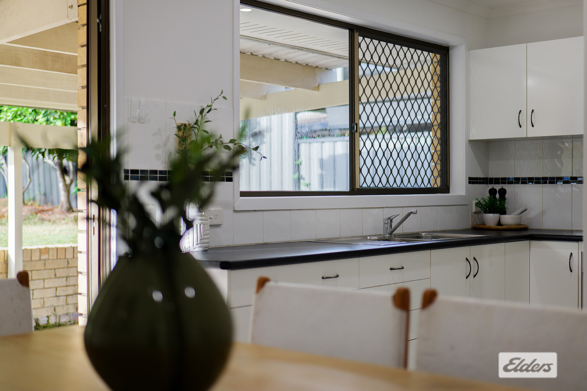 6 PETRINGA CRESCENT, Springwood QLD 4127 - Image 10