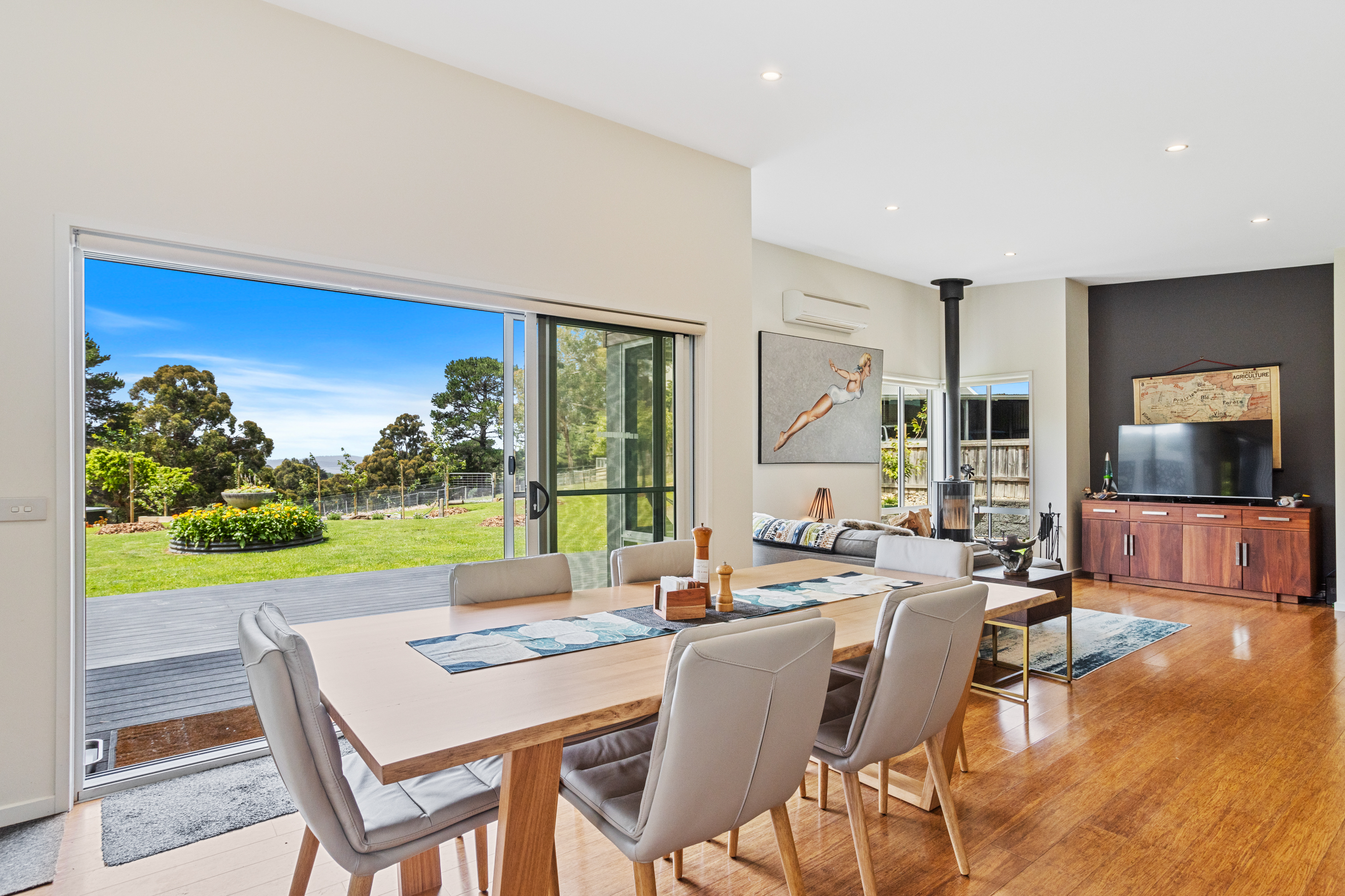 5-bedroom house at HONEYWOOD COTTAGE 72 PULLENS ROAD, WOODBRIDGE TAS 7162, Kingborough, Tasmania
