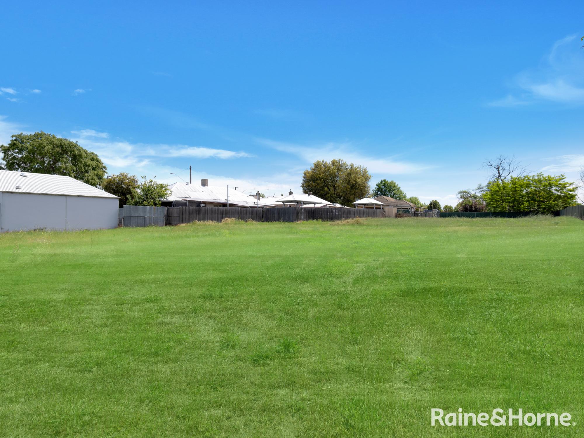 2-bedroom house at 135 Durham Street, Bathurst, NSW 2795, Bathurst, New South Wales