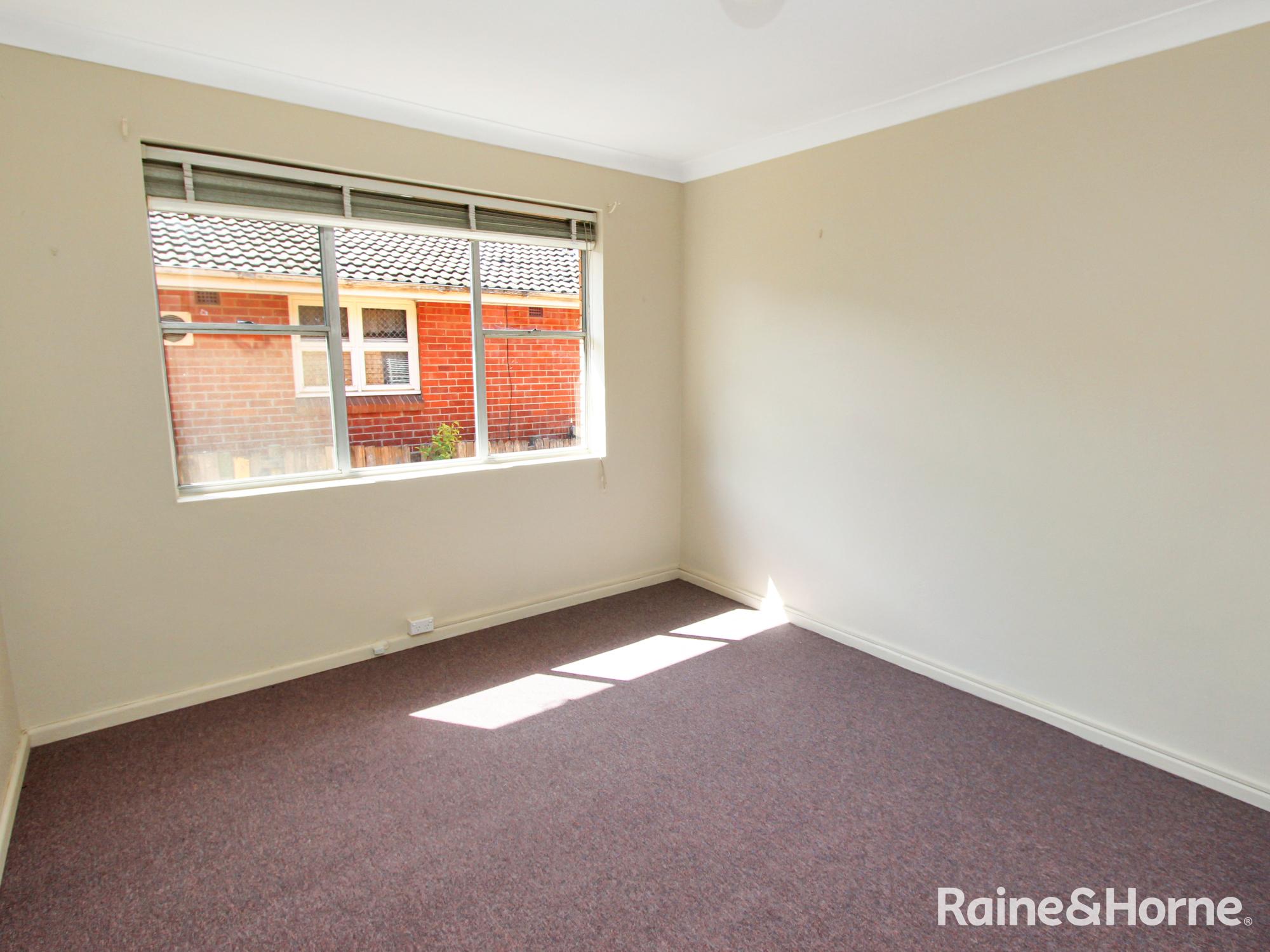 16-bedroom unit at 1-6/339 Howick Street, Bathurst, NSW 2795, Bathurst, New South Wales