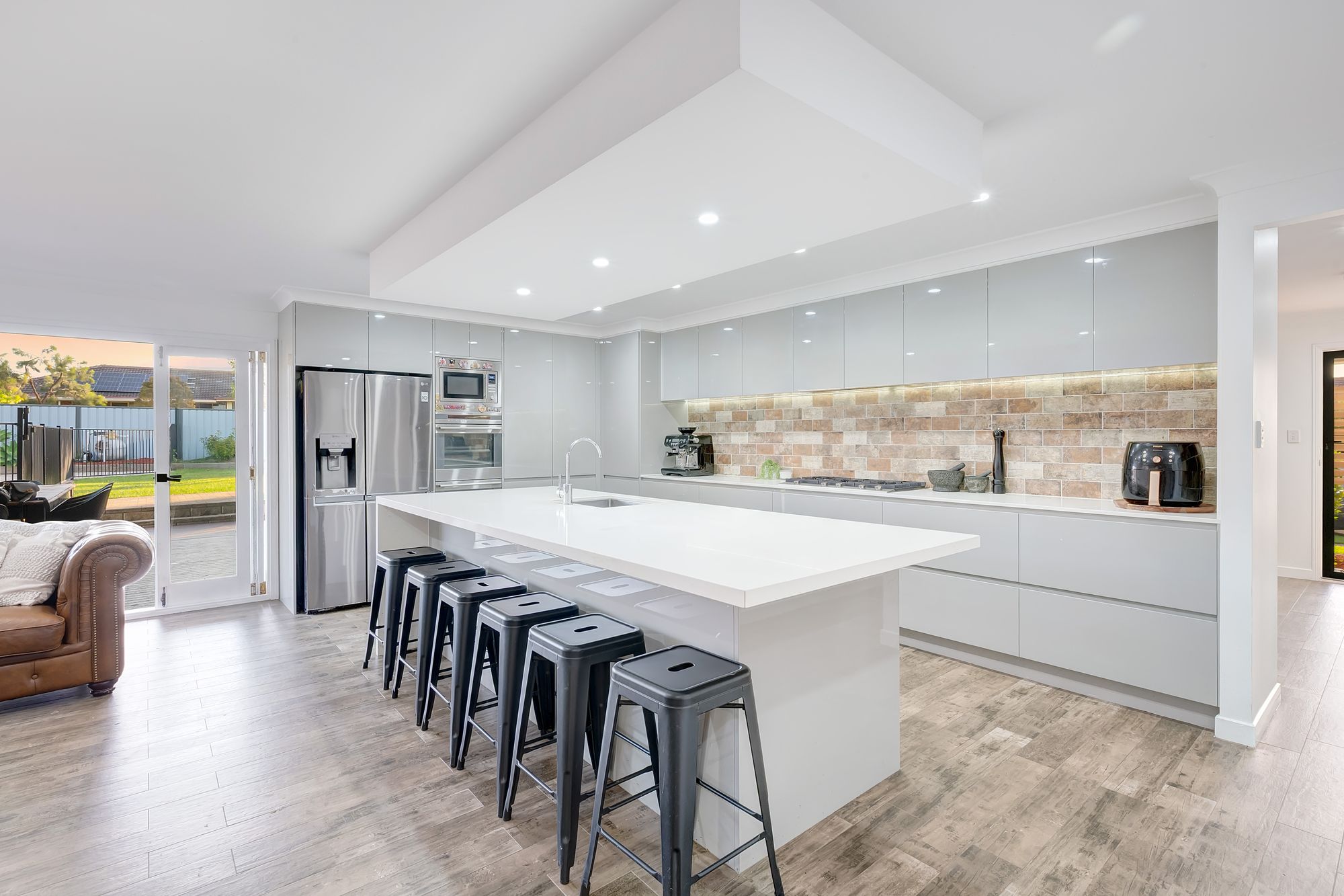 5-bedroom house at 98 Bannockburn Crescent, Parkinson, QLD 4115, , Queensland