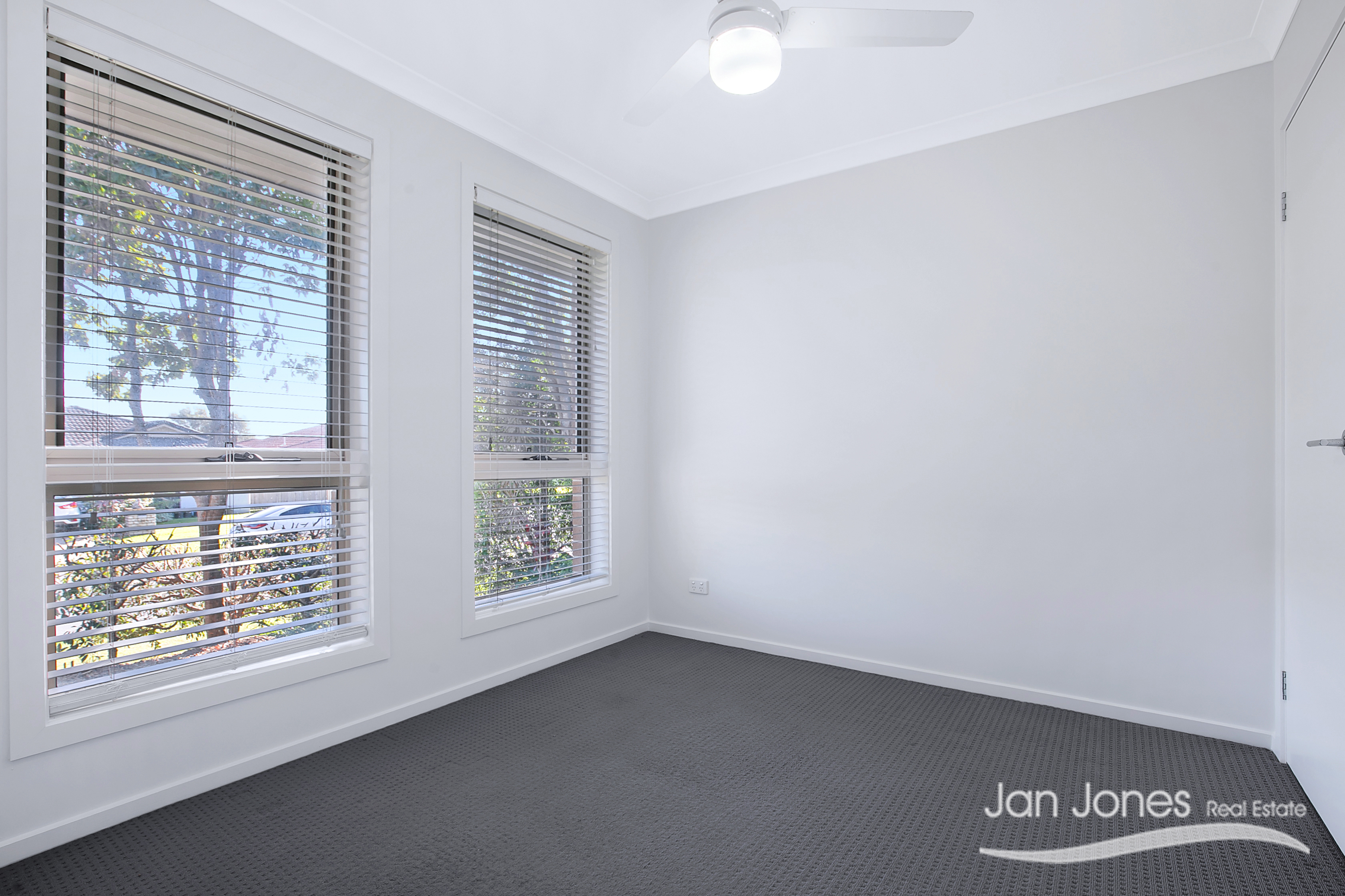 33 PEGGY ROAD, Bellmere QLD 4510 - Image 8