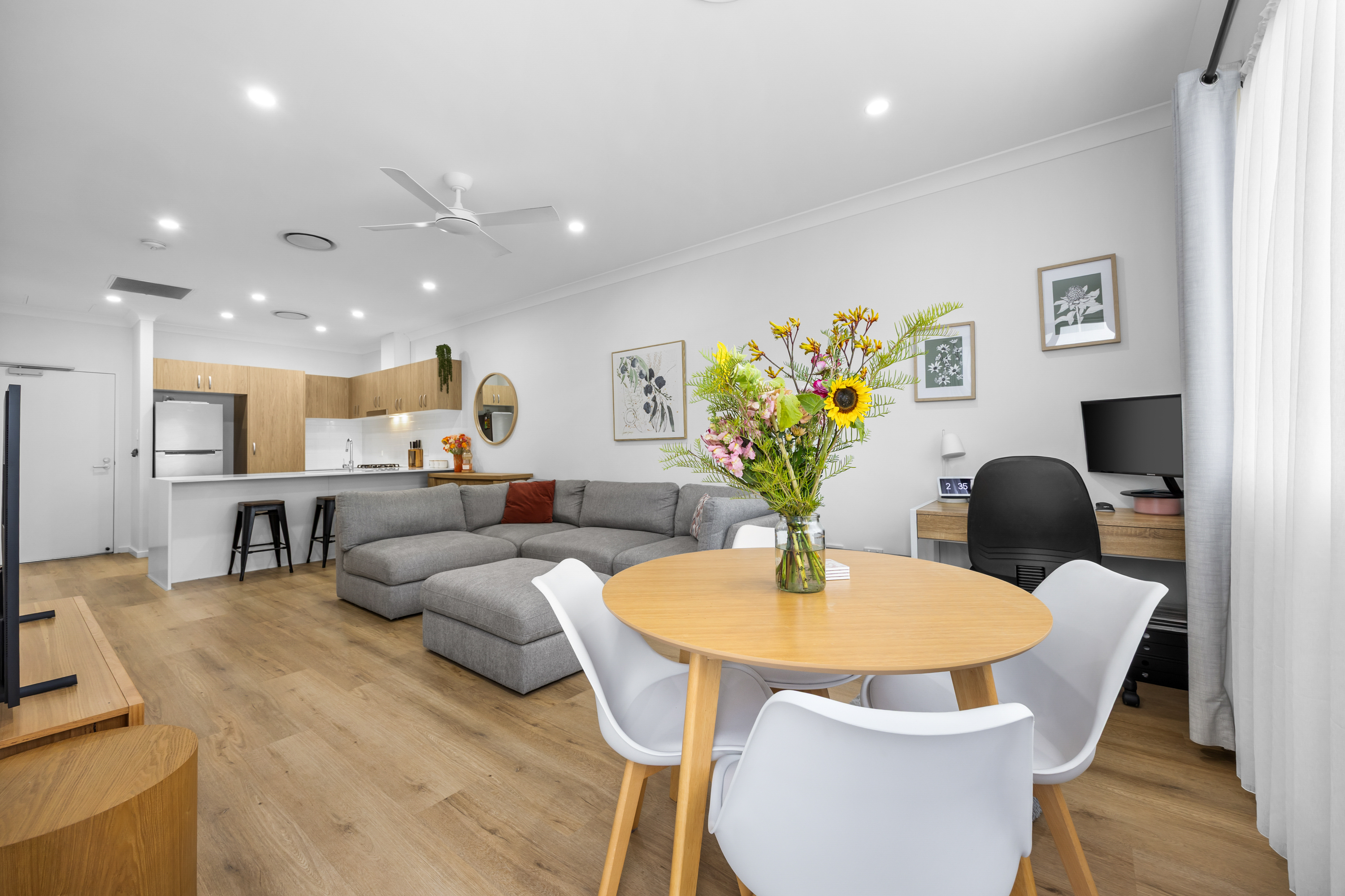 102 51 KING STREET, WARNERS BAY NSW 2282 - Image 3