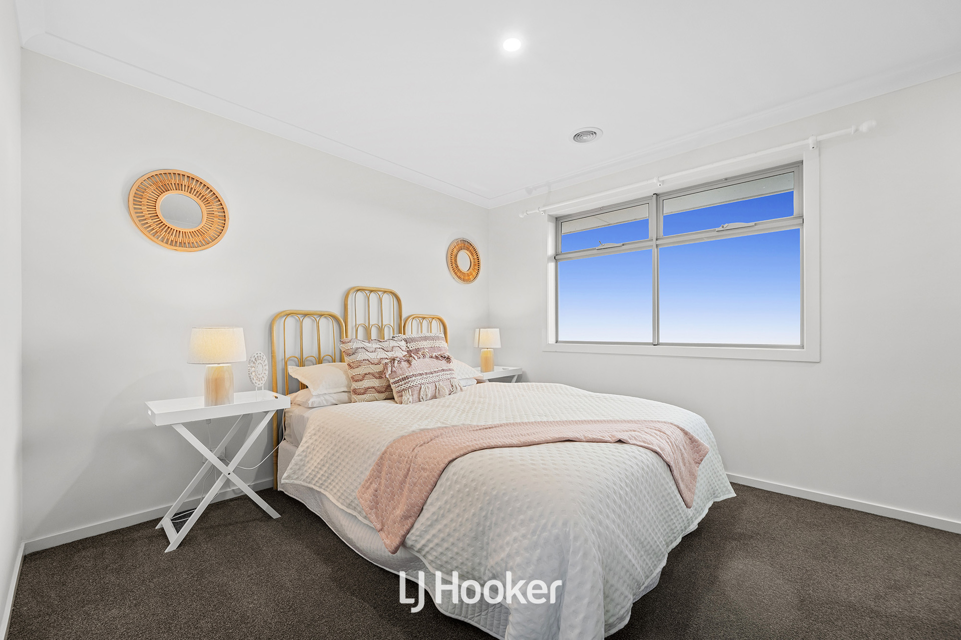 32 Rathberry Circuit, Clyde North, VIC 3978 - Image 4