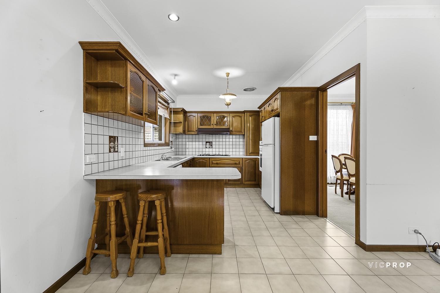 2 Peronne Street, Pascoe Vale South, VIC 3044 - Image 4