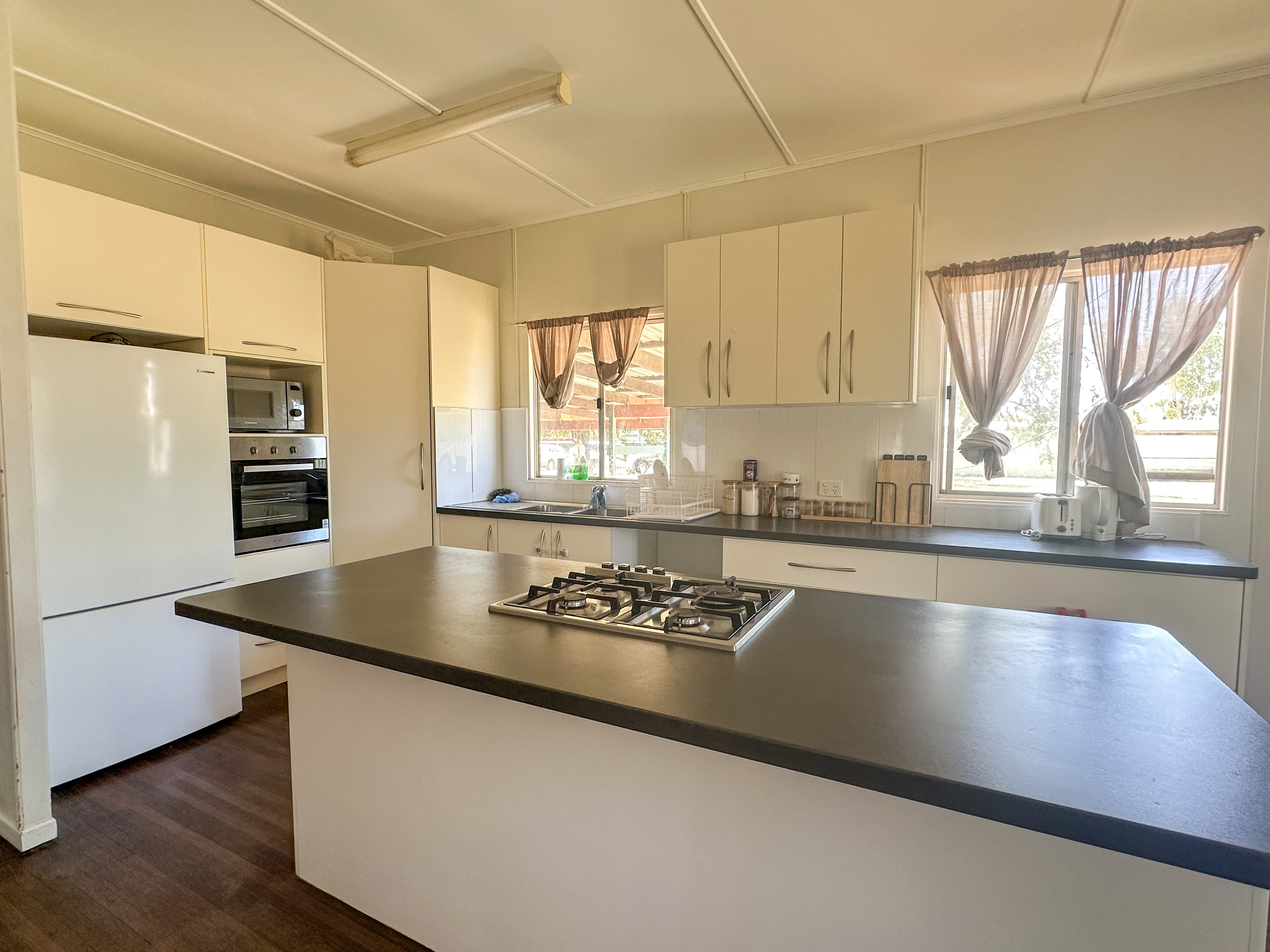 27 Mcilwraith Street, Cloncurry, QLD 4824 - Image 2