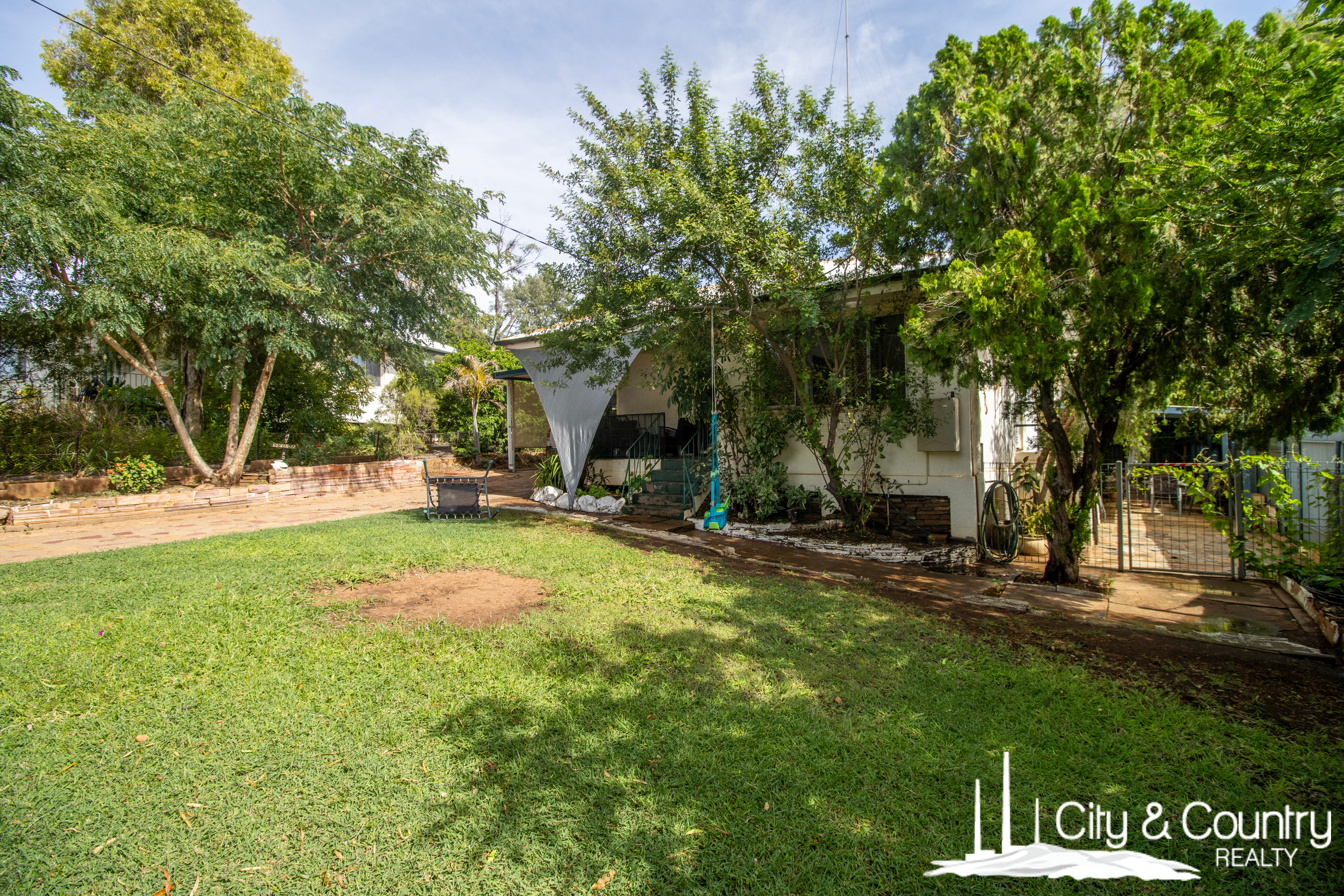 4 Emerald Street, Happy Valley, QLD 4825 - Image 4