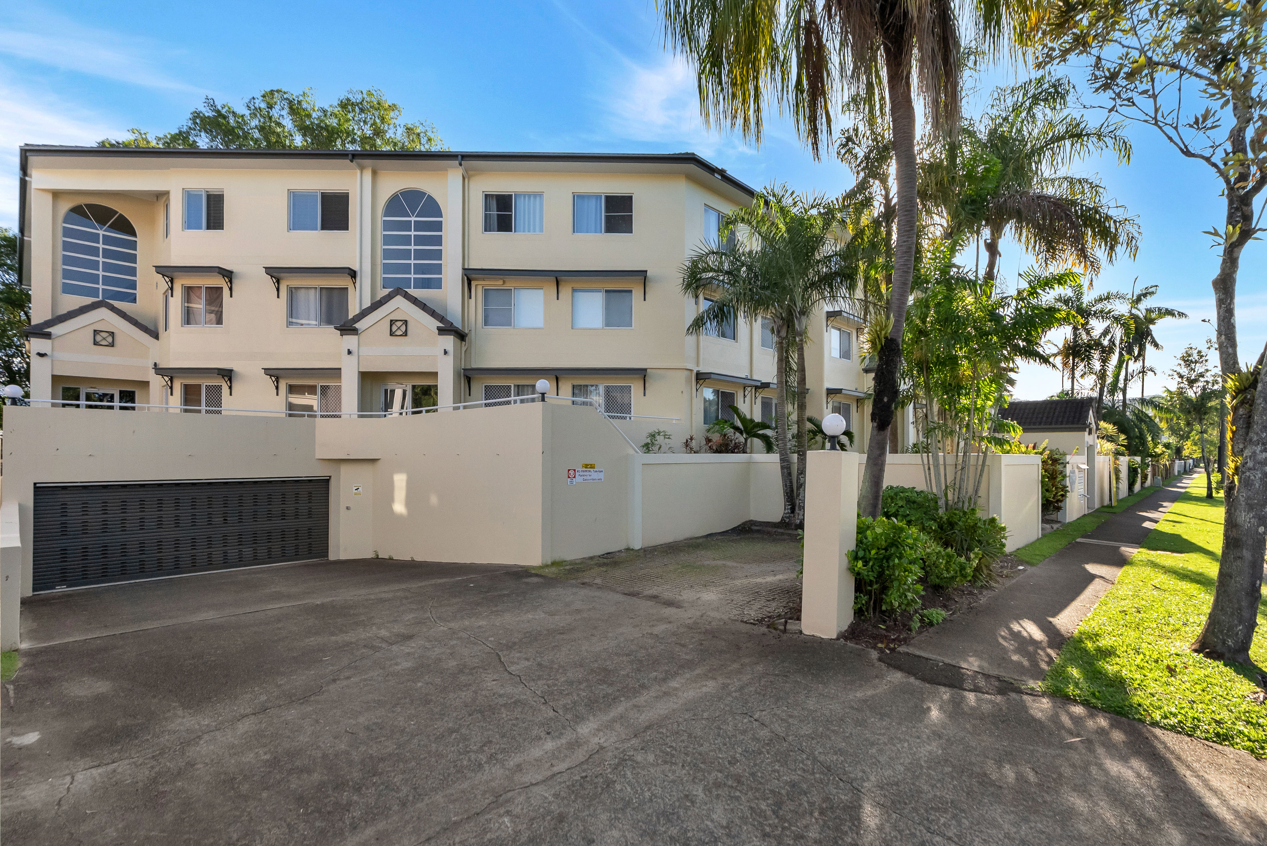 3-bedroom unit at Unit 8/25-27 Digger Street, Cairns North, Qld, 4870, , Queensland