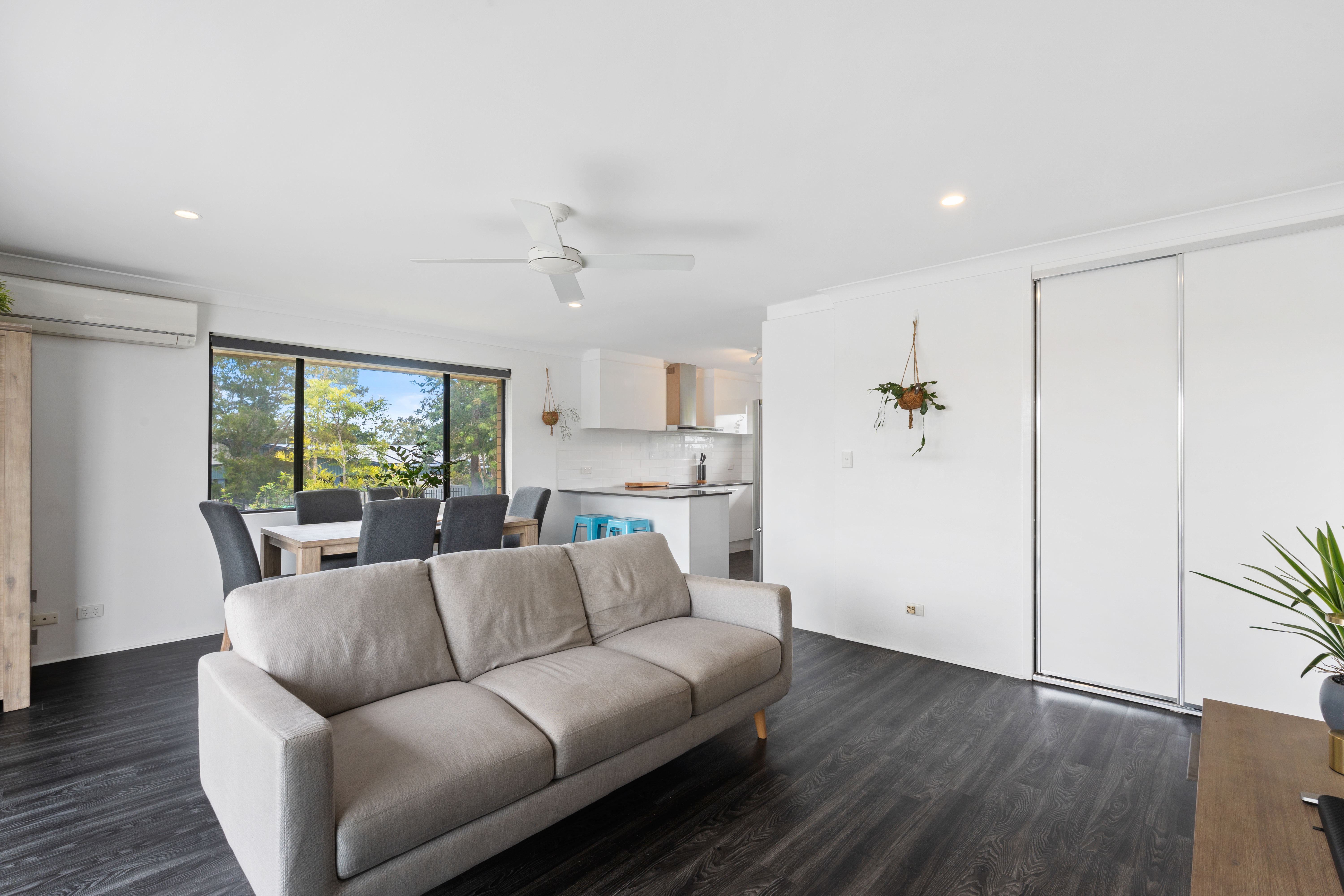 2-bedroom unit at 4 40 OCEANIC DRIVE, MERMAID WATERS QLD 4218, Gold Coast, Queensland
