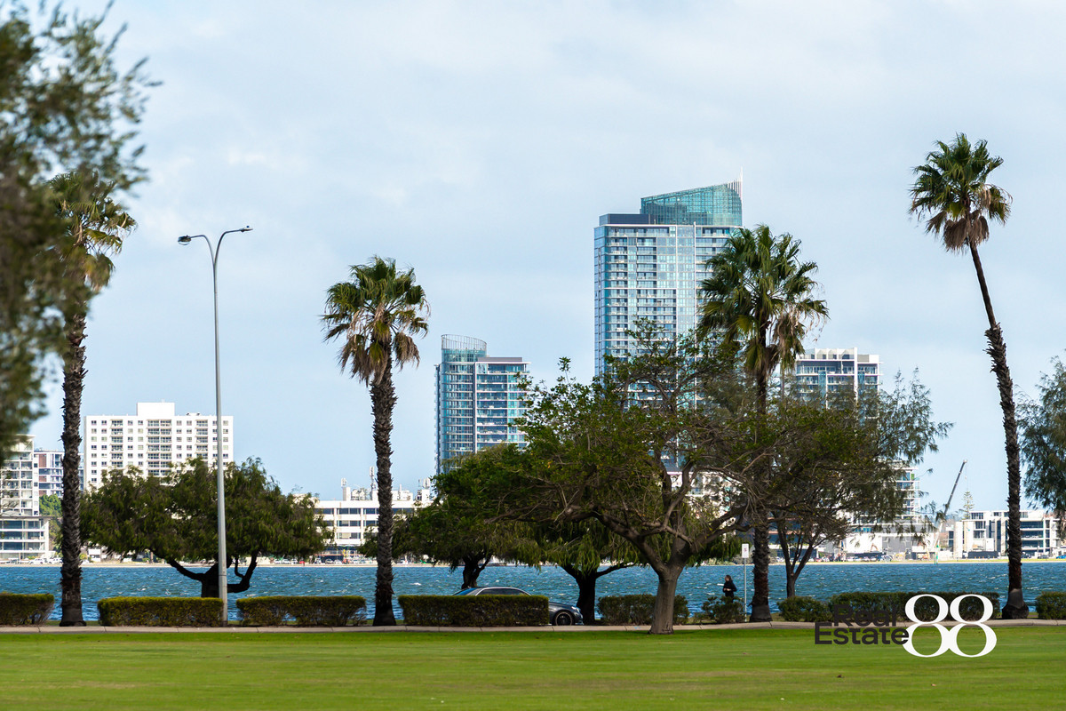 1/126 Terrace Road, Perth, WA 6000 - Image 2