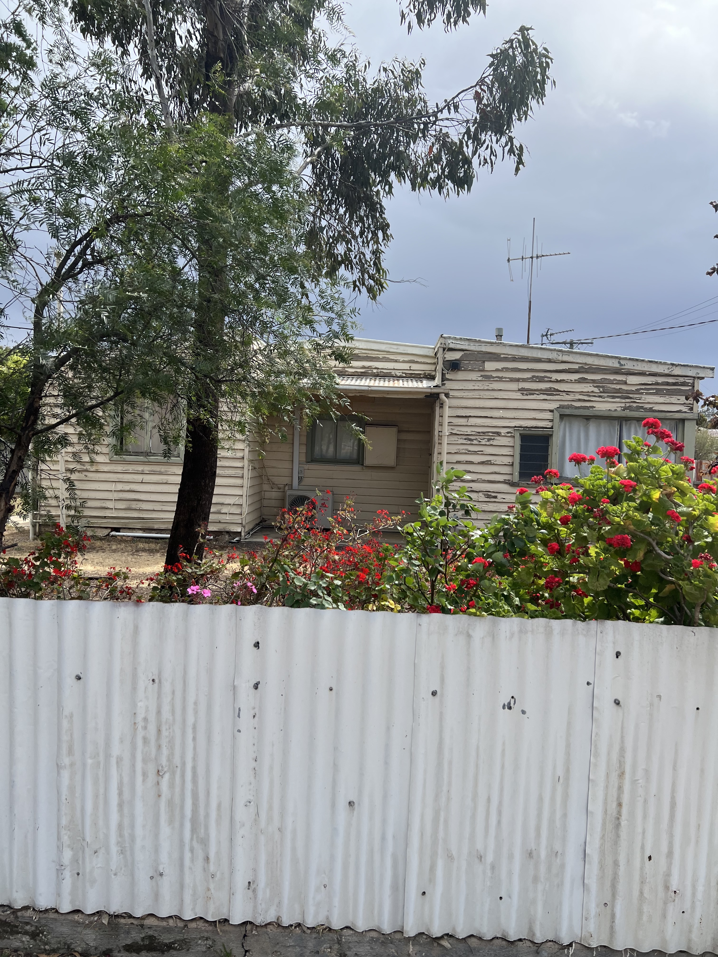 21 Louden St, California Gully, Vic, 3556 - Image 2