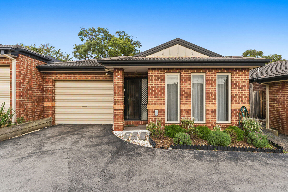 2-bedroom unit at 7 1-5 MEABY DRIVE, PAKENHAM VIC 3810, Cardinia, Victoria