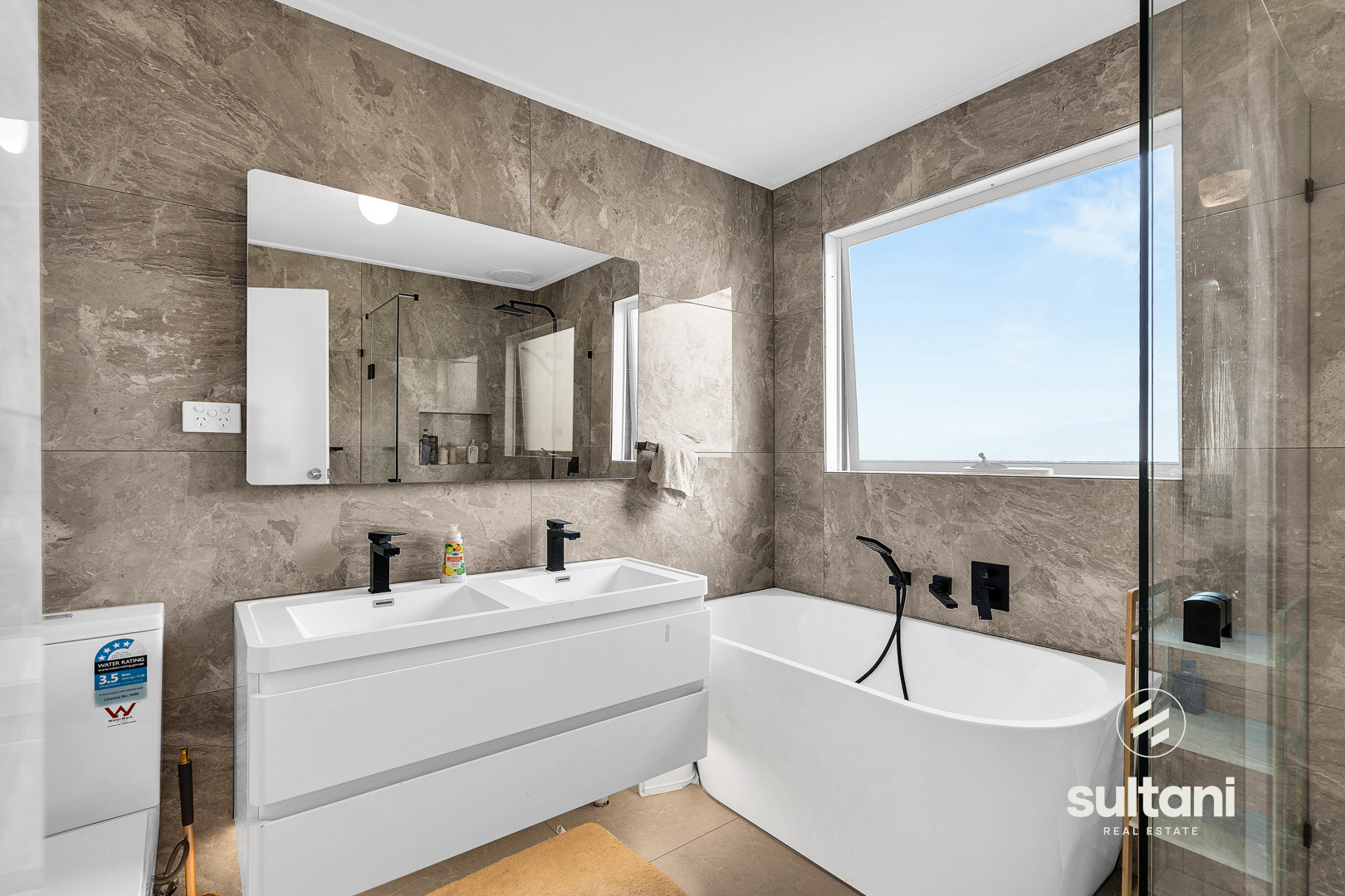 124 Courtenay Avenue, Cranbourne North, VIC 3977 - Image 7