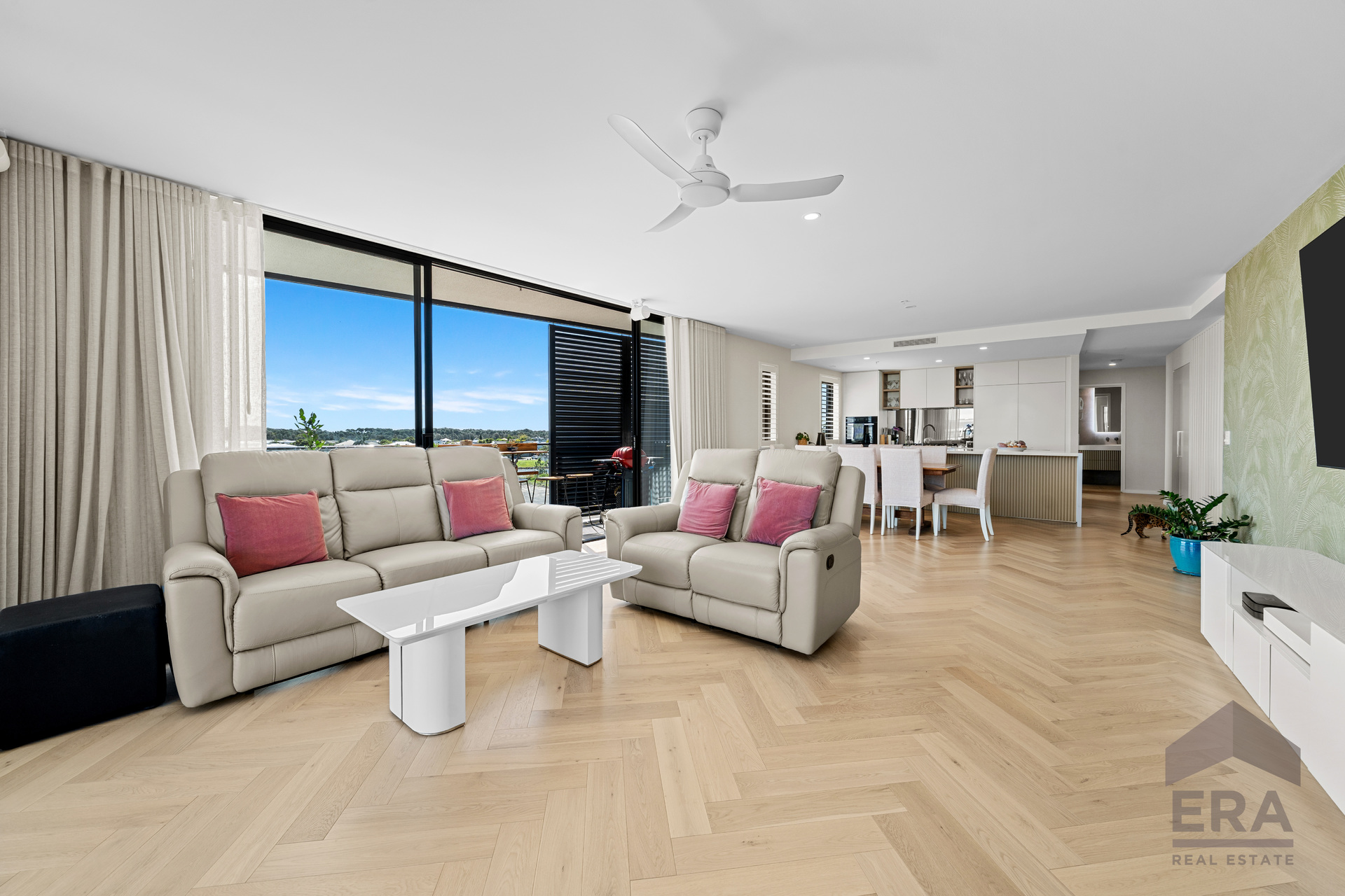 1401/10 Sickle Avenue, Hope Island, Qld, 4212 - Image 4