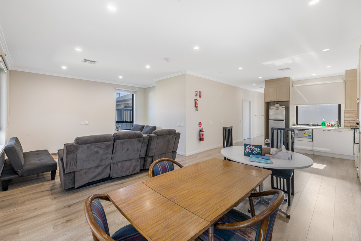 10 Whittlesea Street, Paralowie, SA 5108 - Image 4