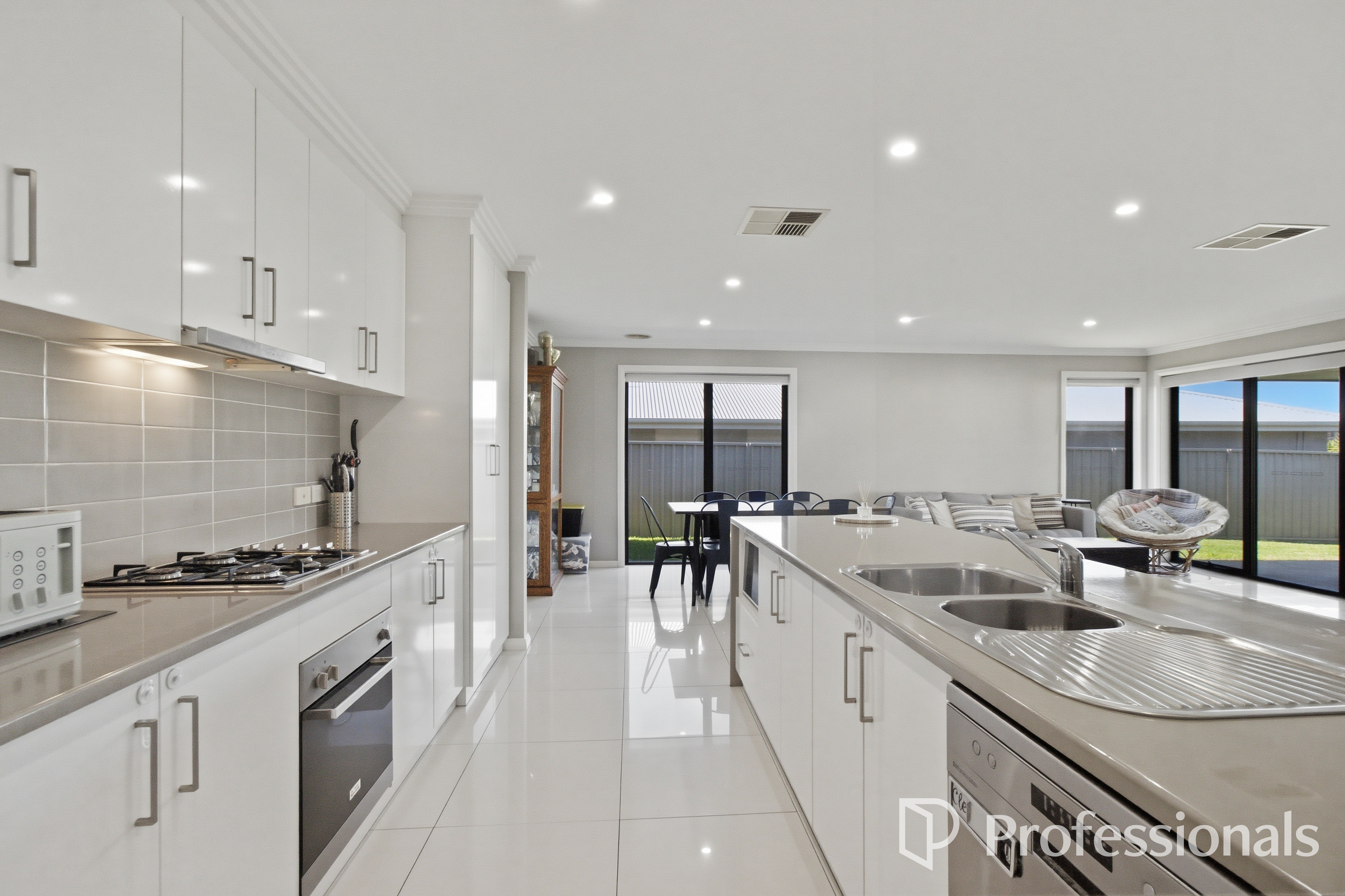 4-bedroom house at 7 Warambee Street, Glenfield Park, NSW 2650, Wagga Wagga, New South Wales