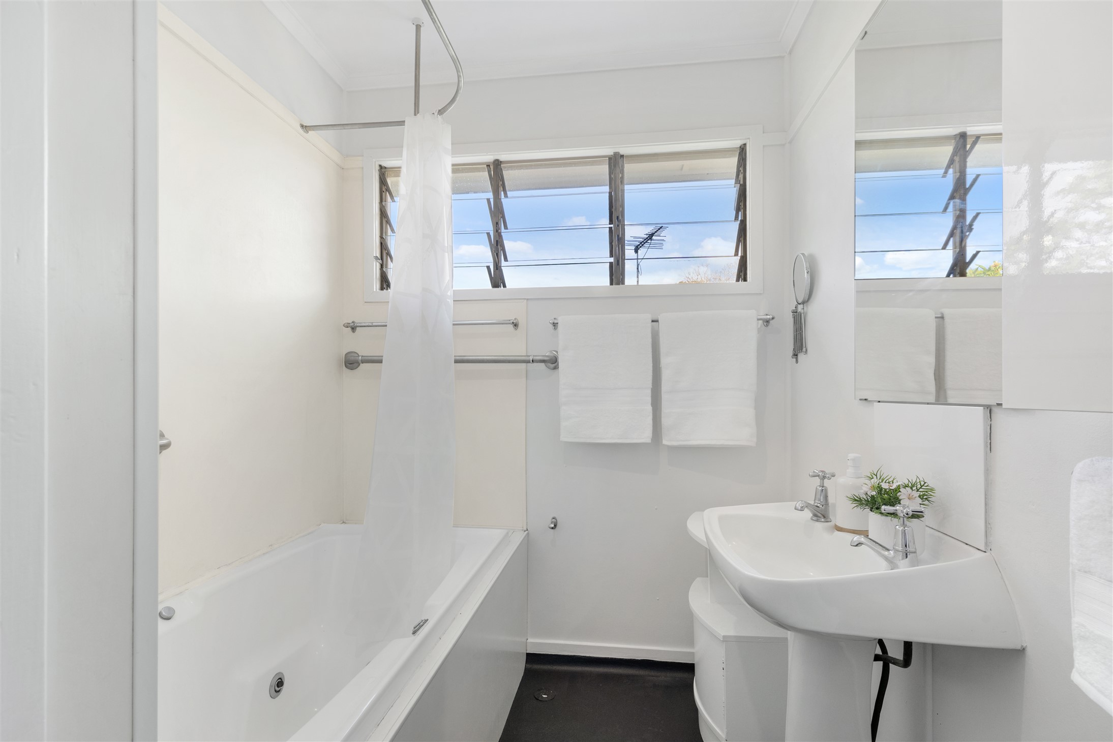 44 MOORBELL STREET, Tarragindi QLD 4121 - Image 1