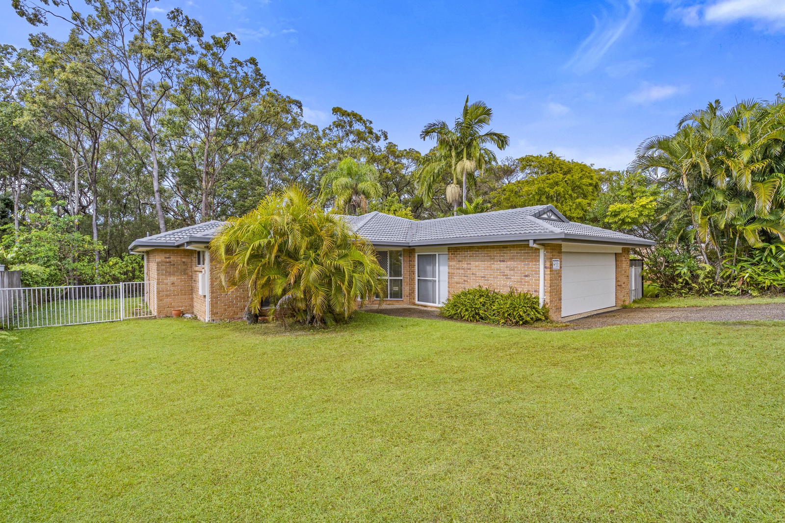 28 BALLYBUNION DRIVE, Parkwood QLD 4214 - Image 1