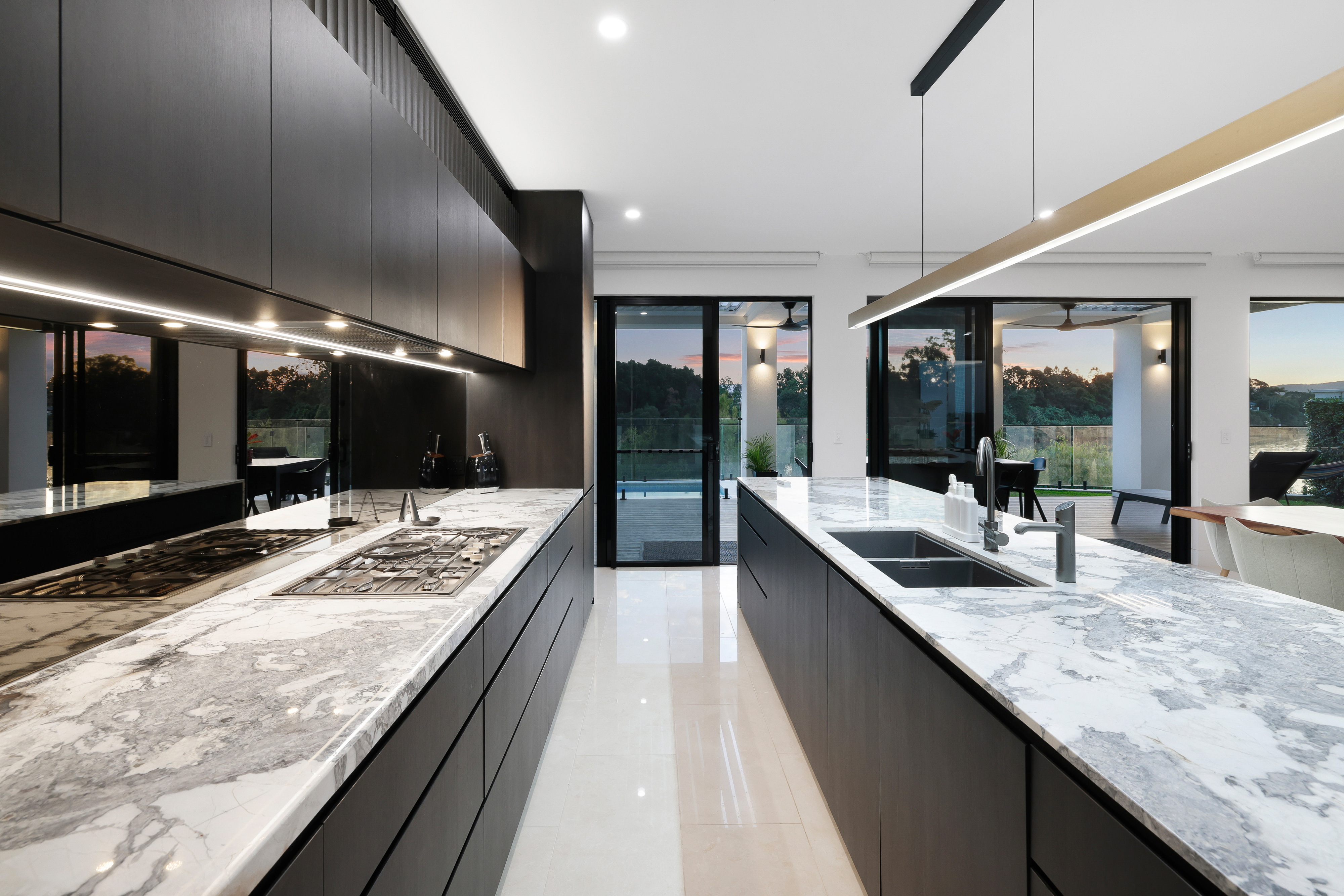 25 The Boulevarde, Benowa, Qld, 4217 - Image 2