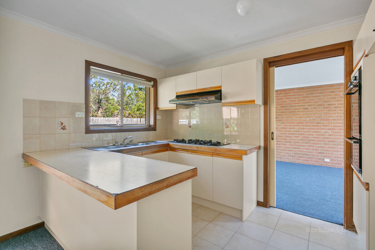 30 70 GREENHILLS ROAD, BUNDOORA VIC 3083 - Image 5