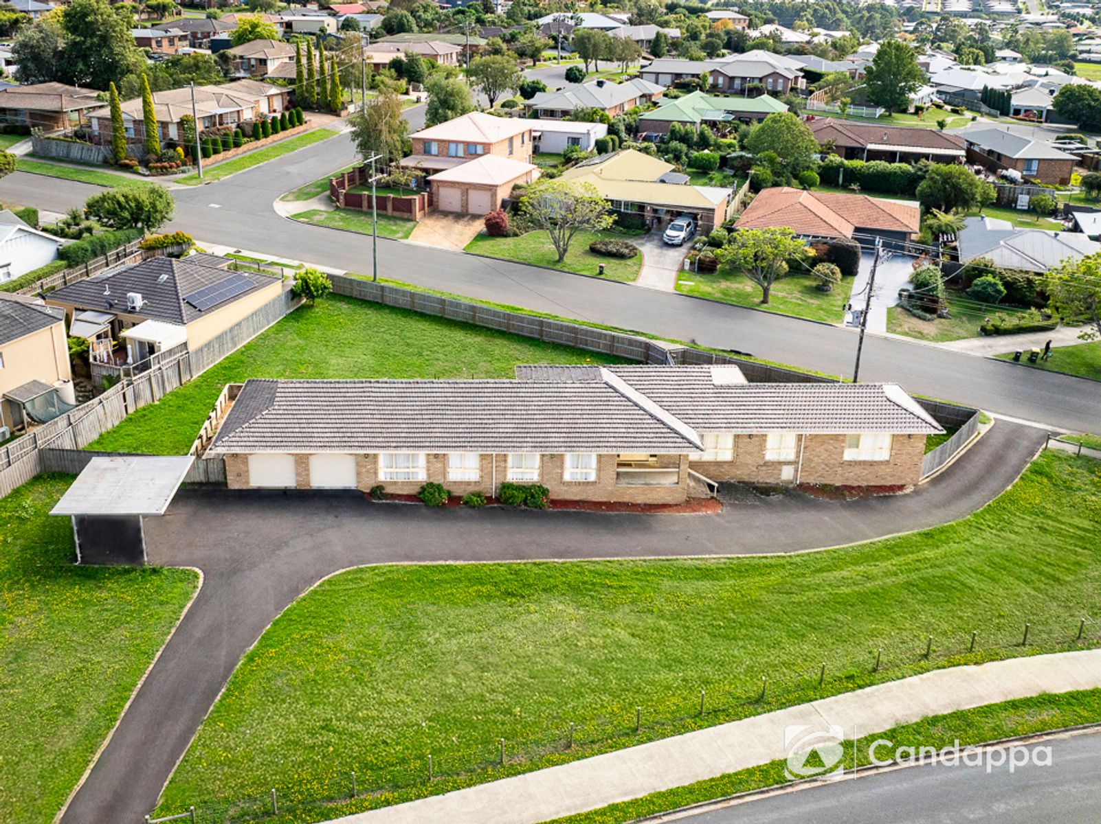 207 ALBERT ROAD, Warragul VIC 3820 - Image 1